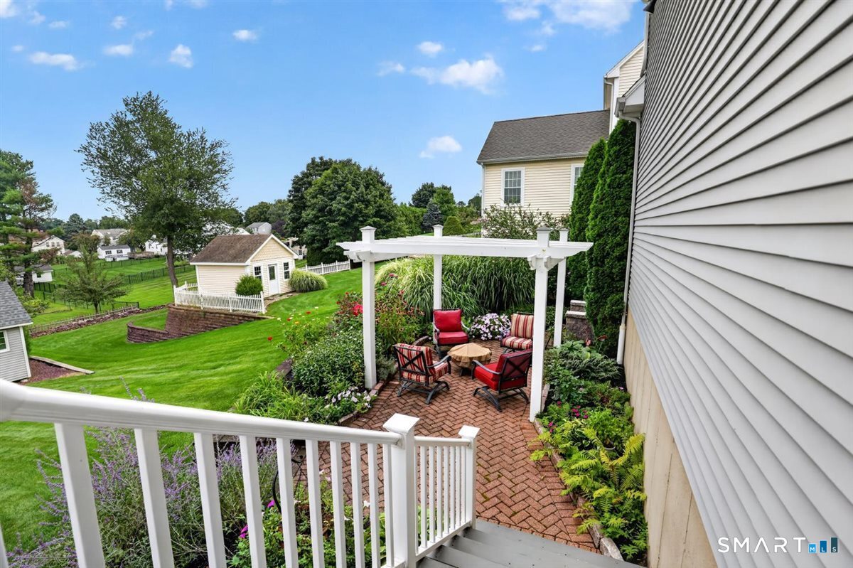 17 Knoll Lane photo 29