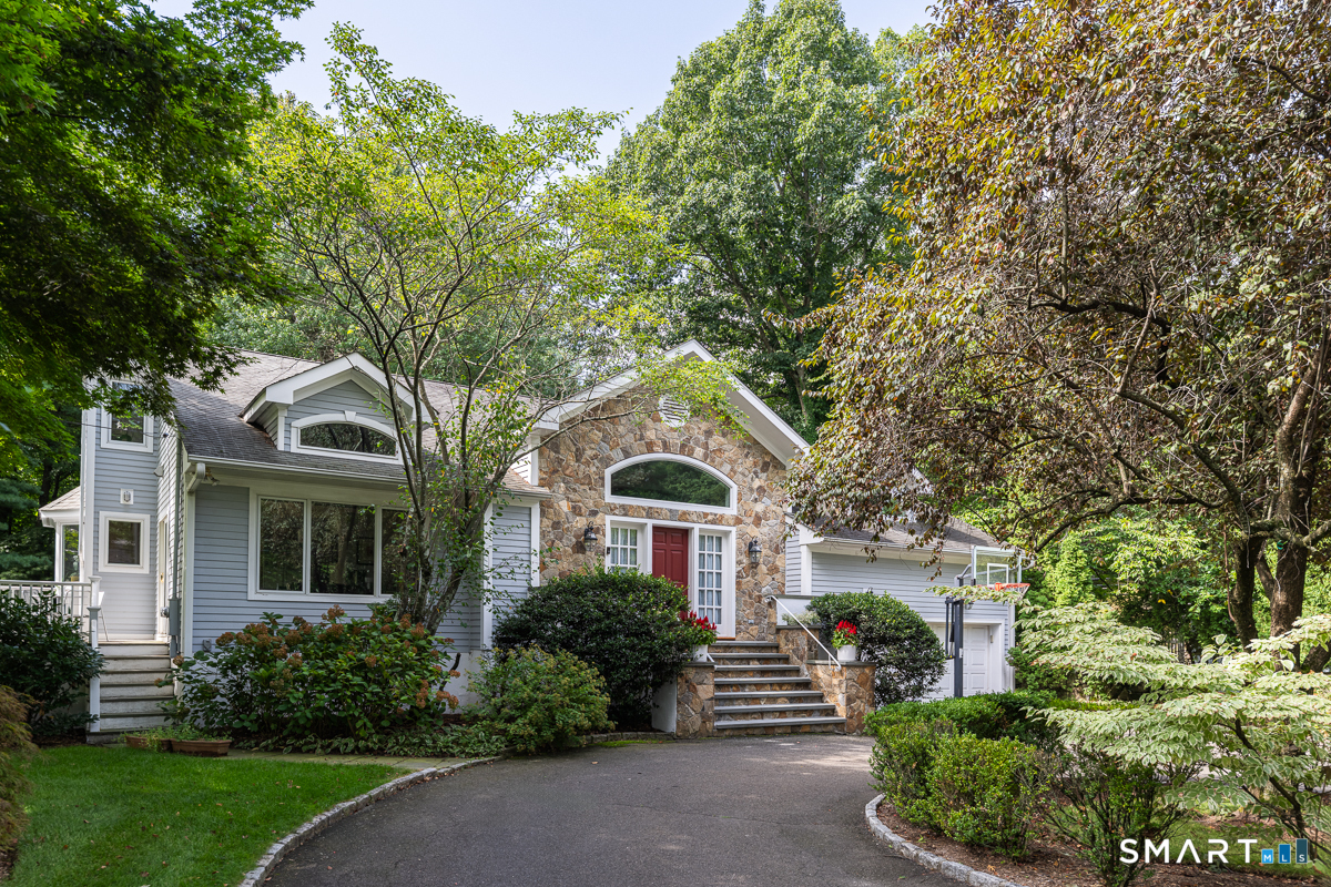 1 Deepwoods Lane, Greenwich, Connecticut 06831