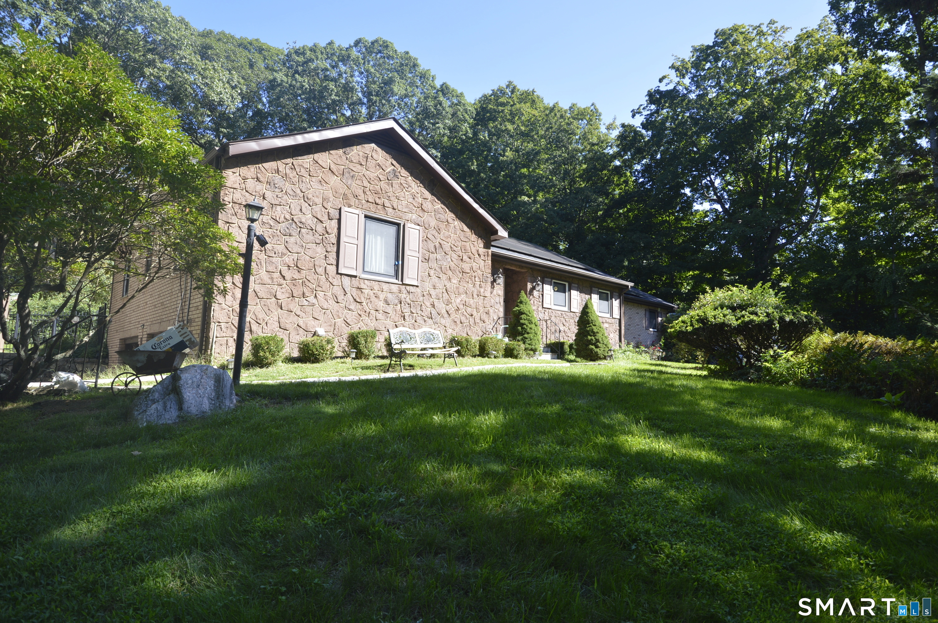 68 Parry Road, Stamford, Connecticut photo 2