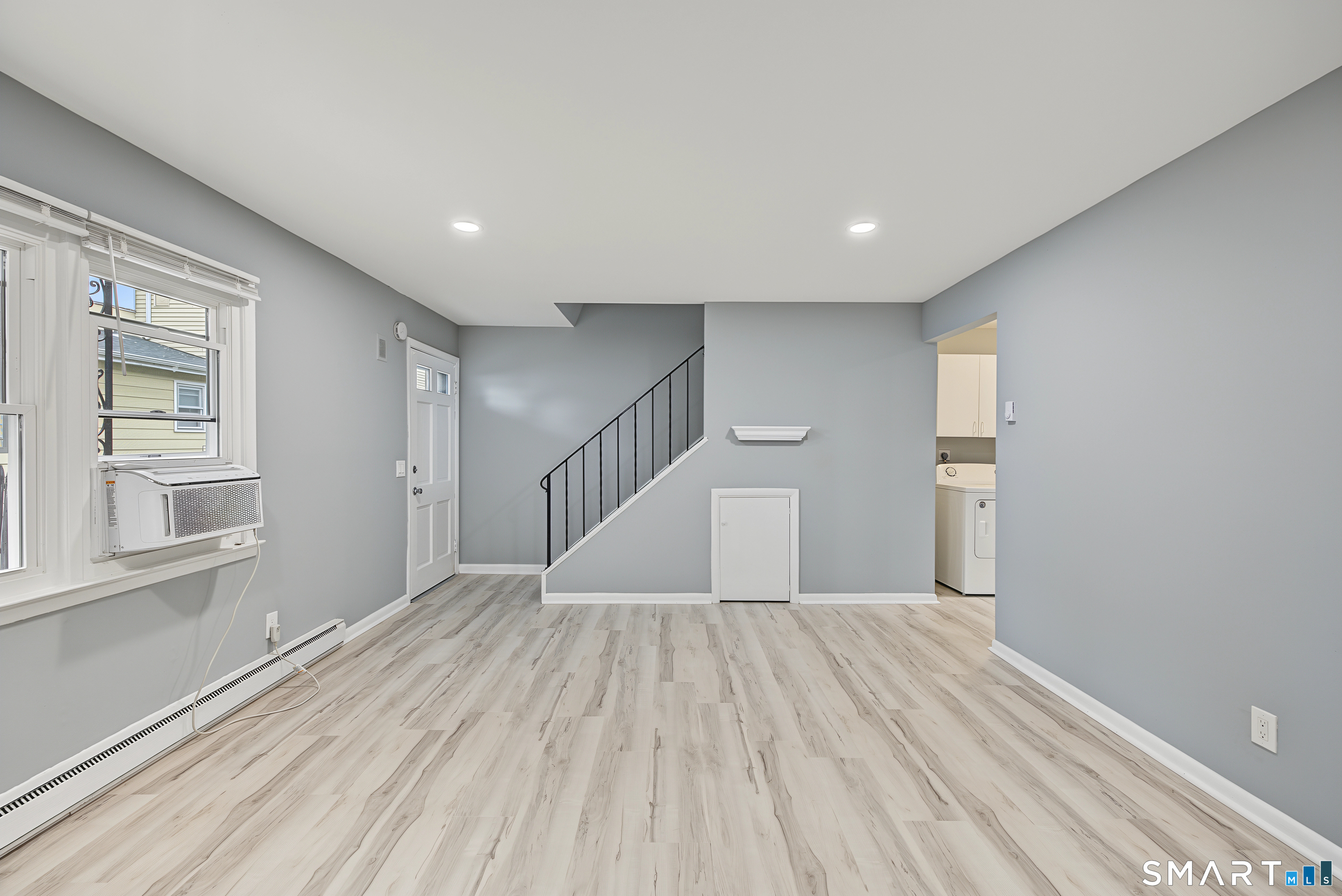 151 Seaside Avenue, Stamford, Connecticut photo 1