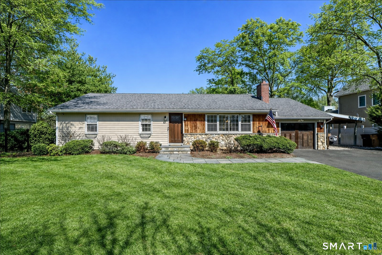58 Davenport Drive, Stamford, Connecticut photo 2