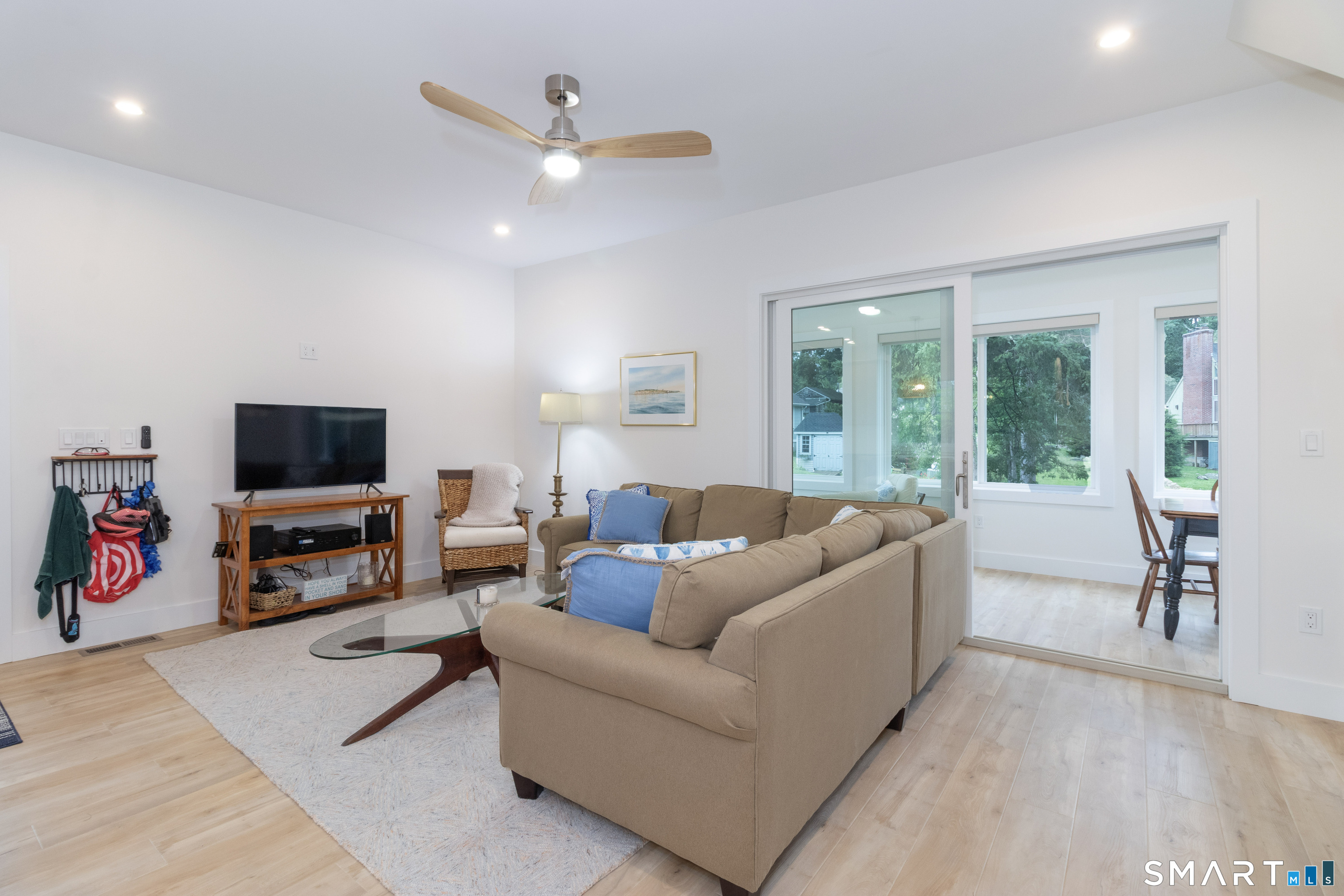 77 Reeves Avenue photo 19
