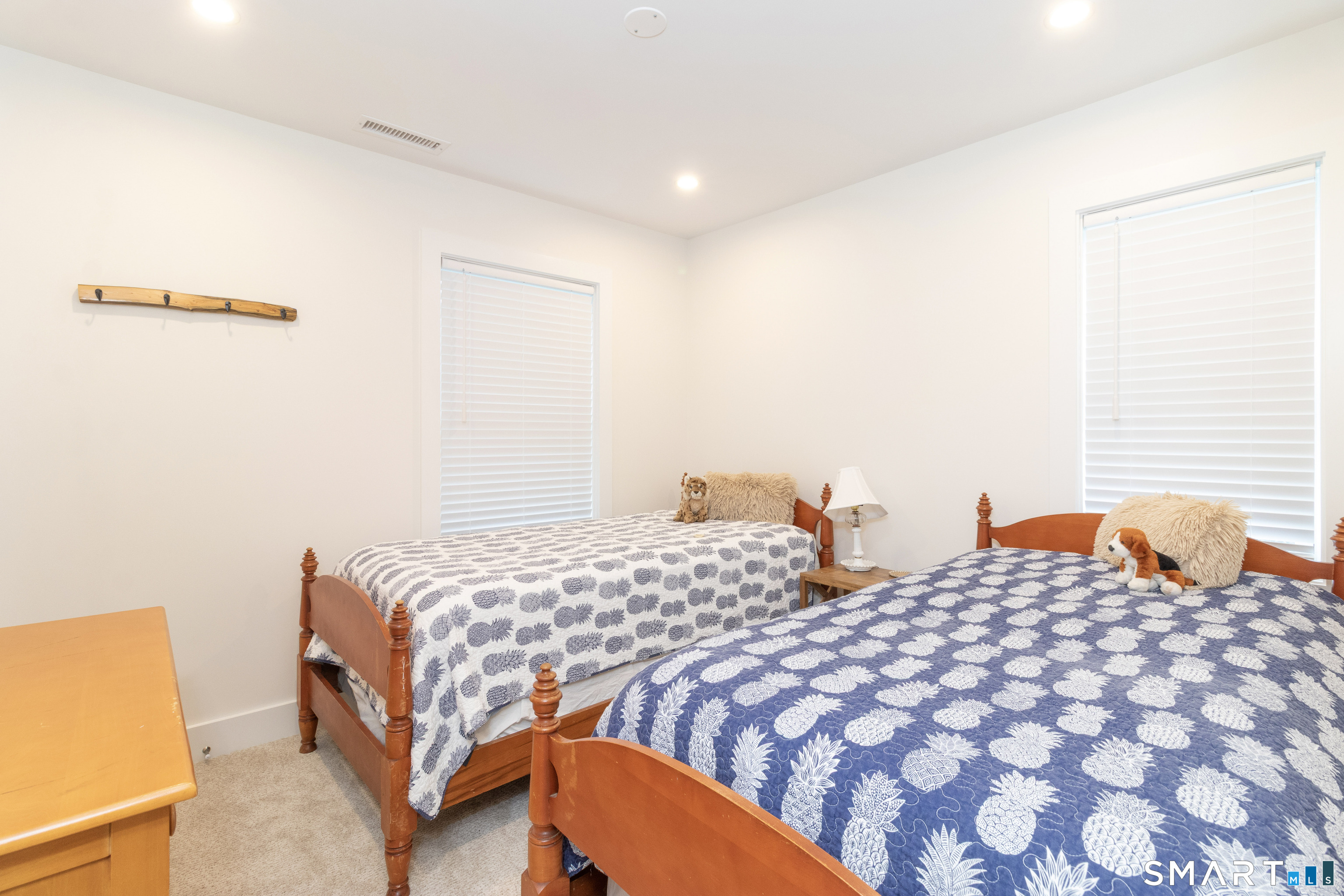 77 Reeves Avenue photo 25
