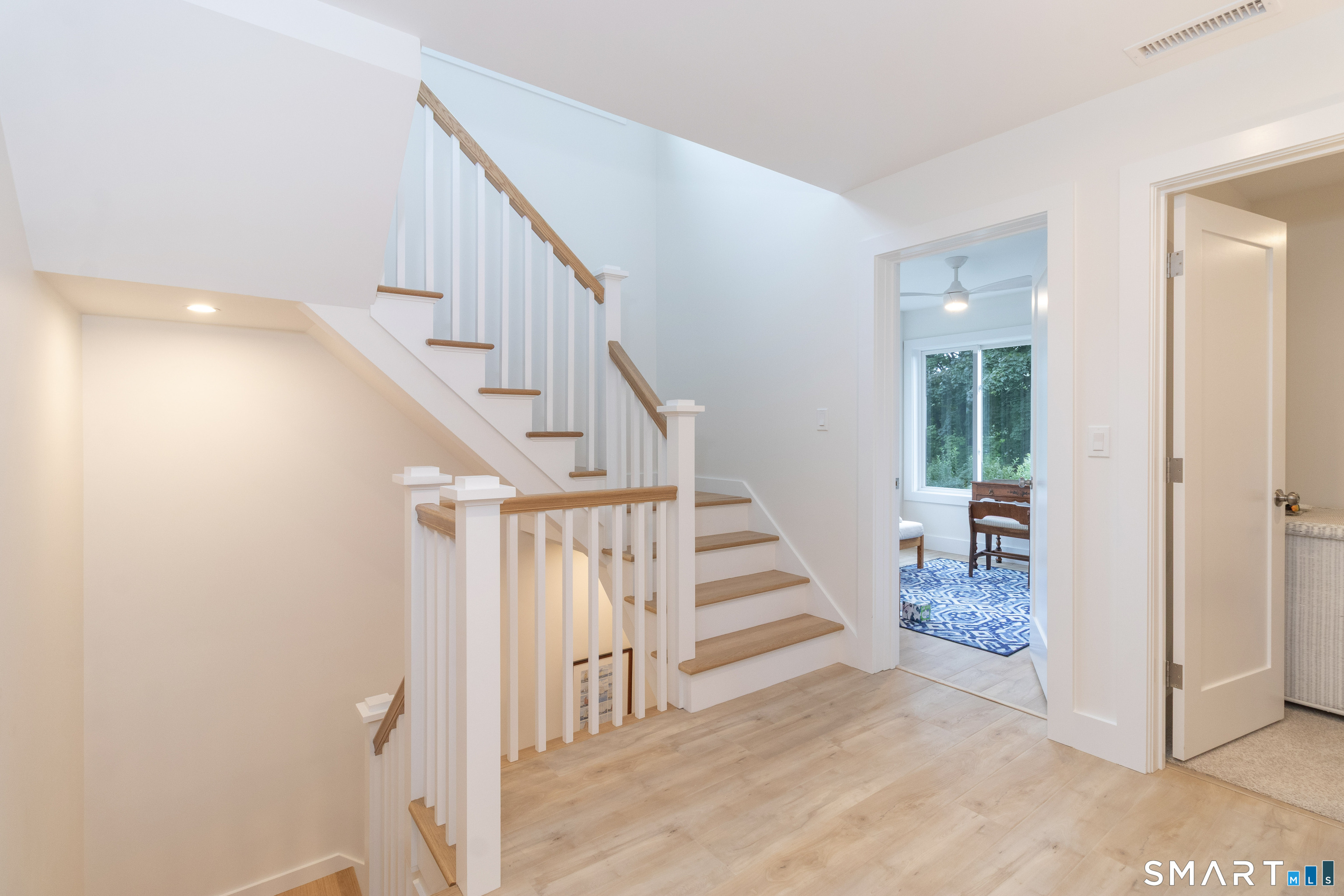 77 Reeves Avenue photo 23