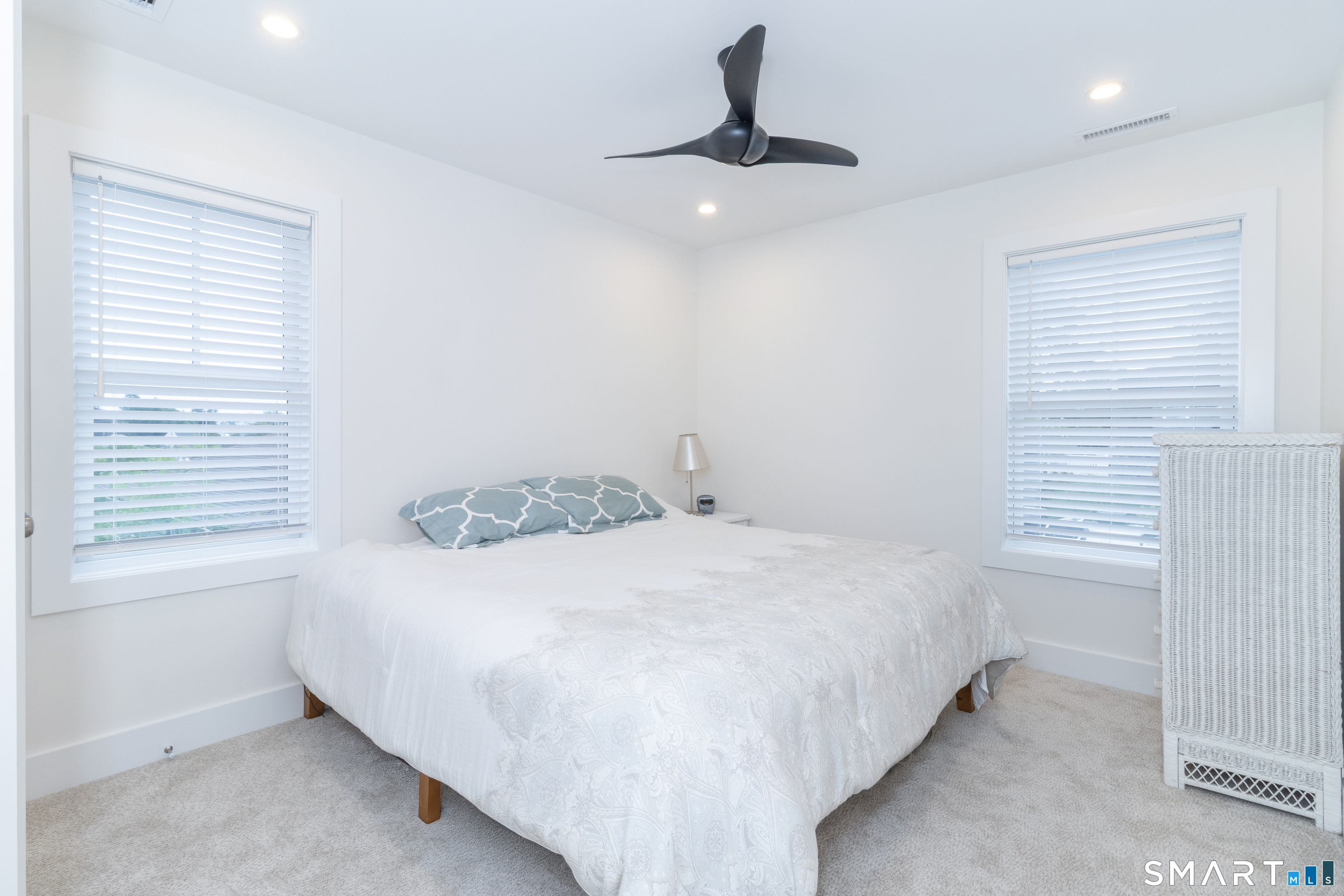 77 Reeves Avenue photo 27