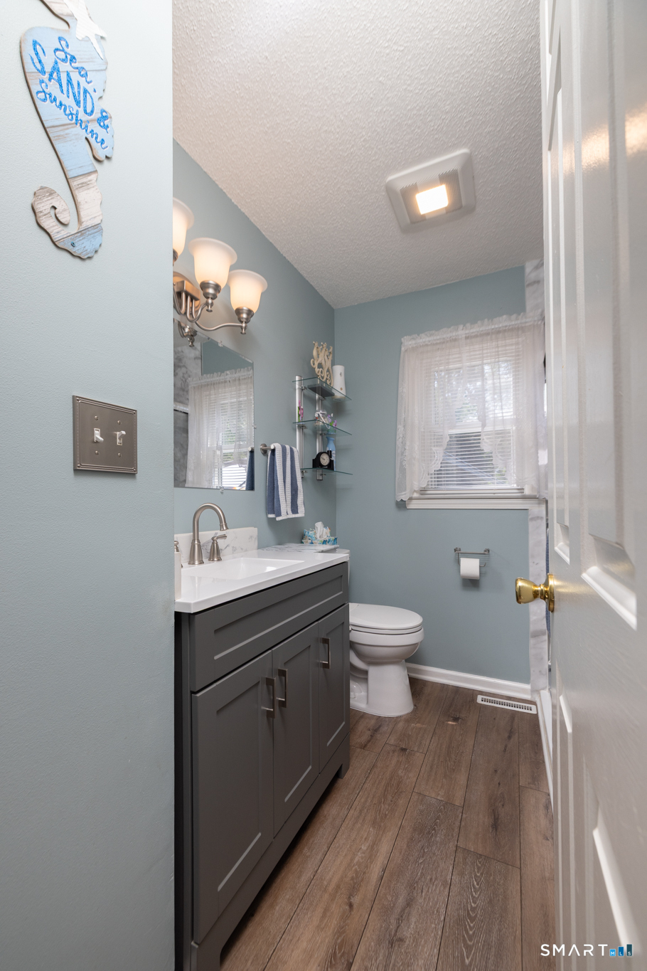 54 Surrey Drive photo 14