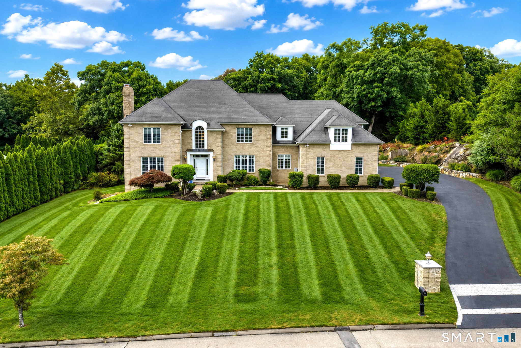 914 Rainbow Trail