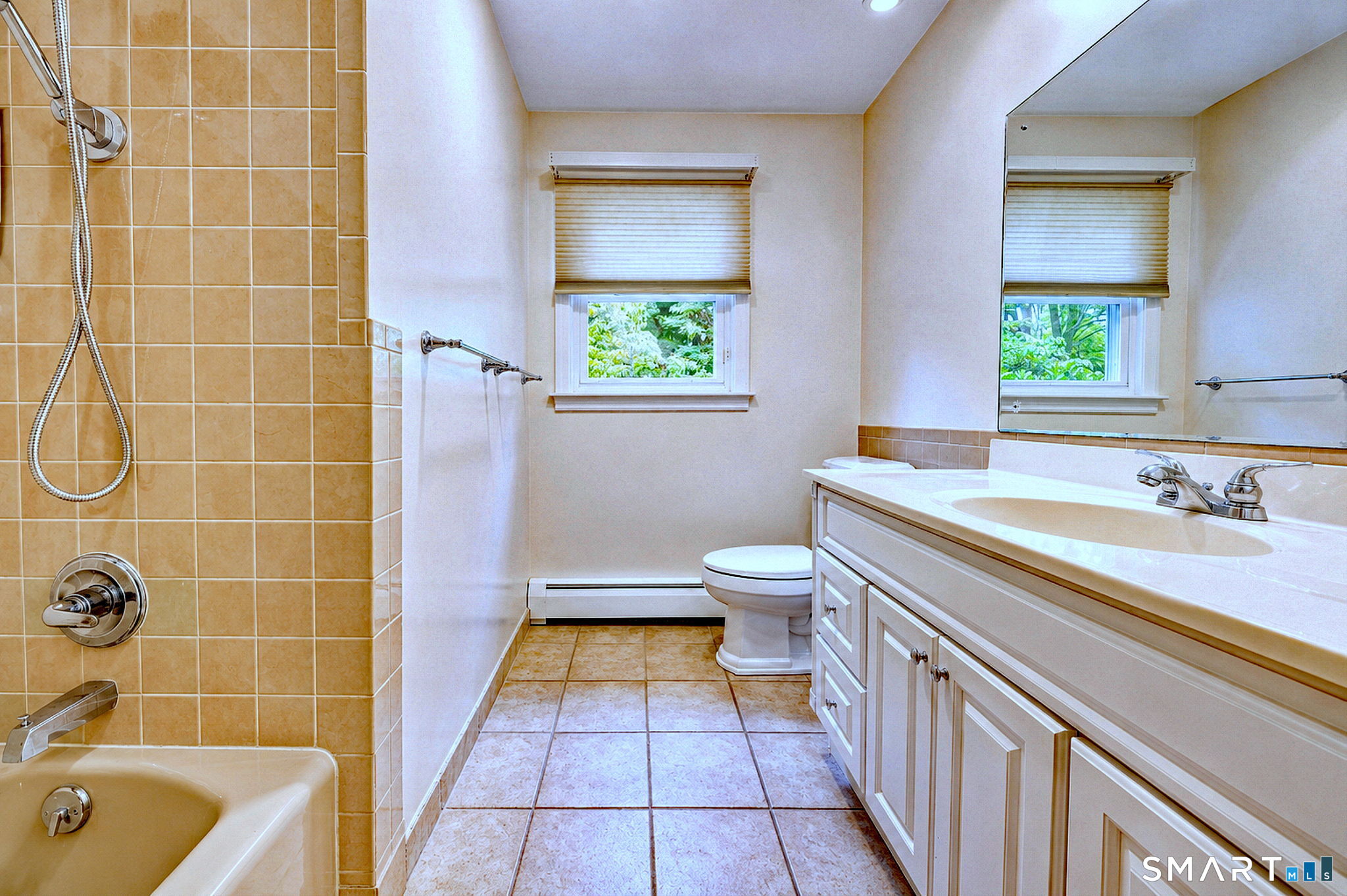 10 Vernon Court photo 15