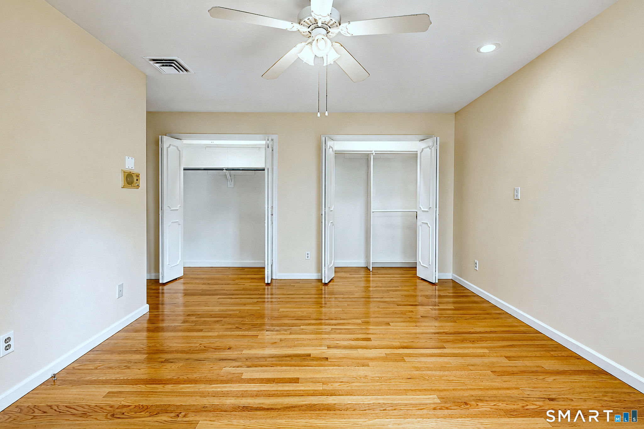 10 Vernon Court photo 32