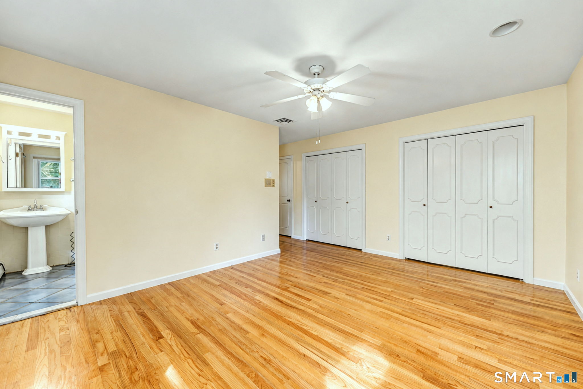 10 Vernon Court photo 12
