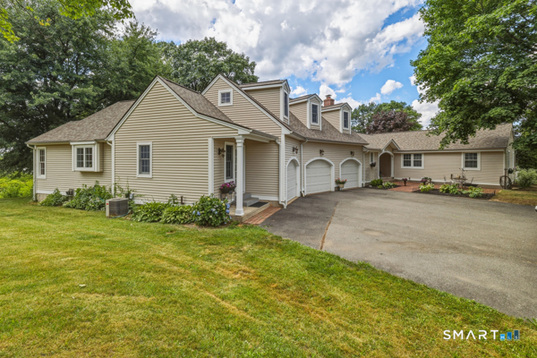 571 Woodland Street photo 16