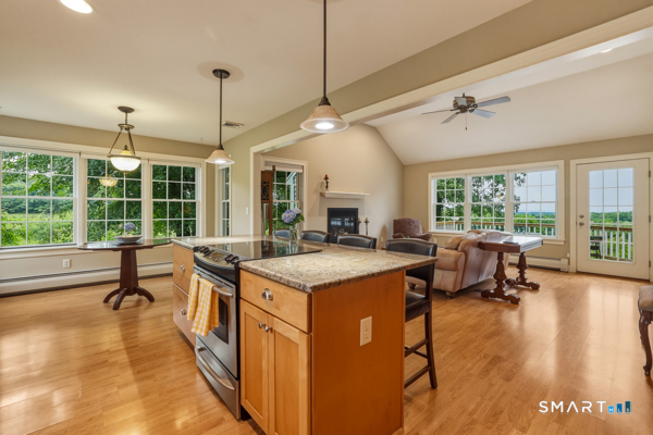 571 Woodland Street photo 18