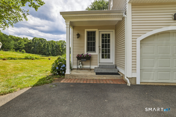 571 Woodland Street photo 15