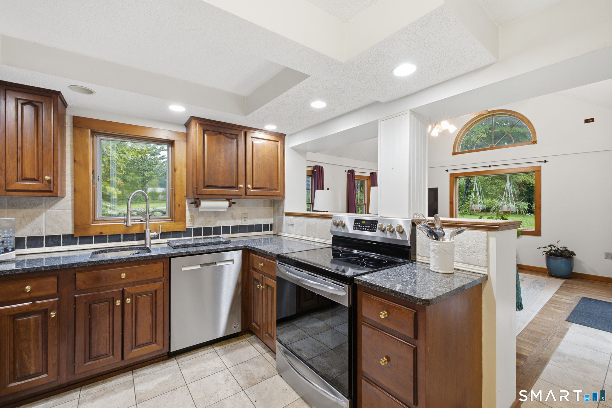 370 Levita Road photo 14