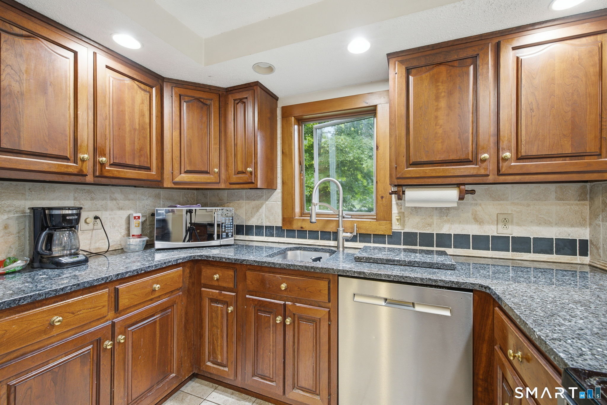370 Levita Road photo 12