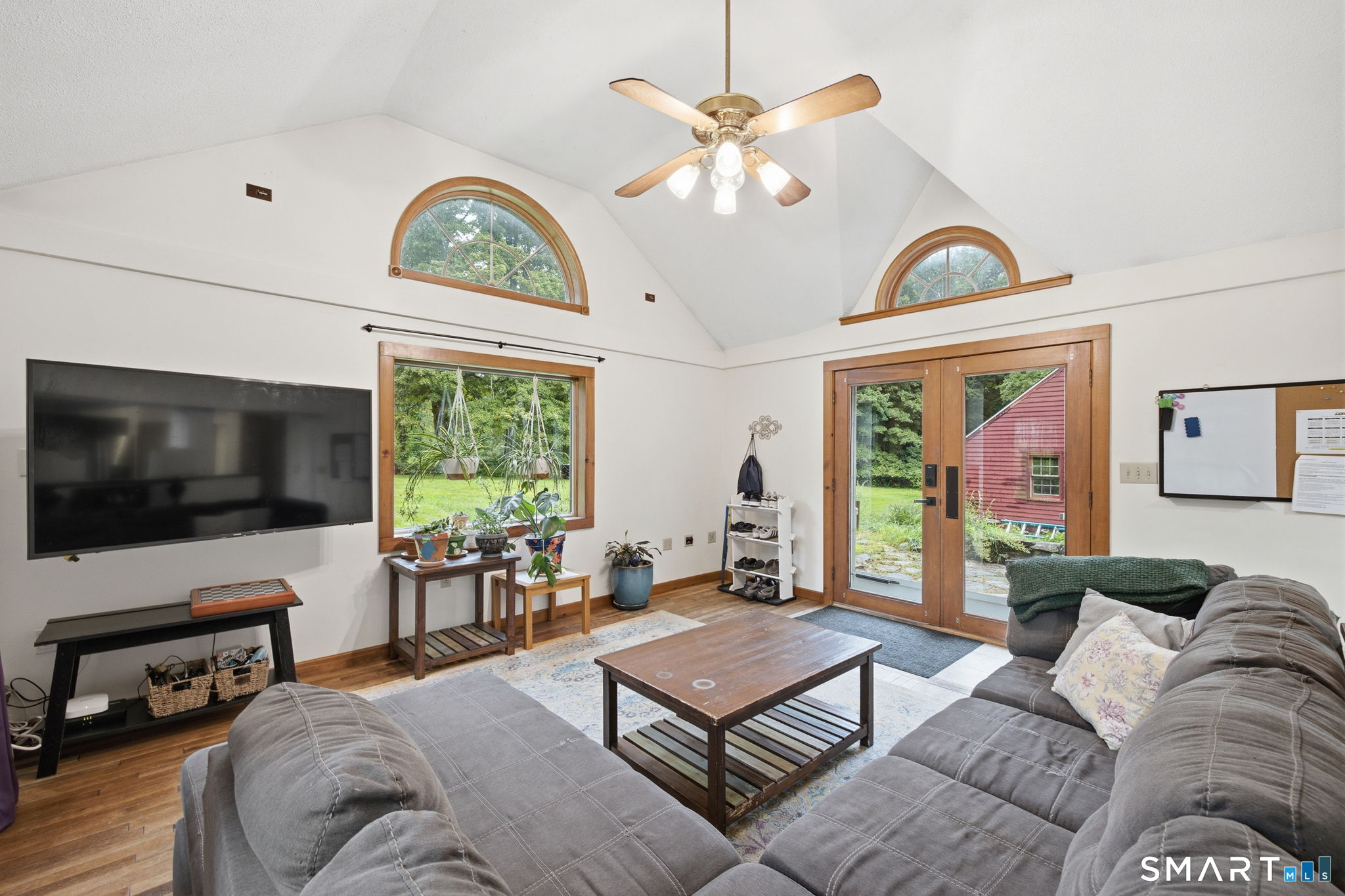 370 Levita Road photo 4