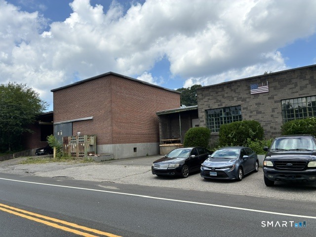 257 Roosevelt Drive photo 2