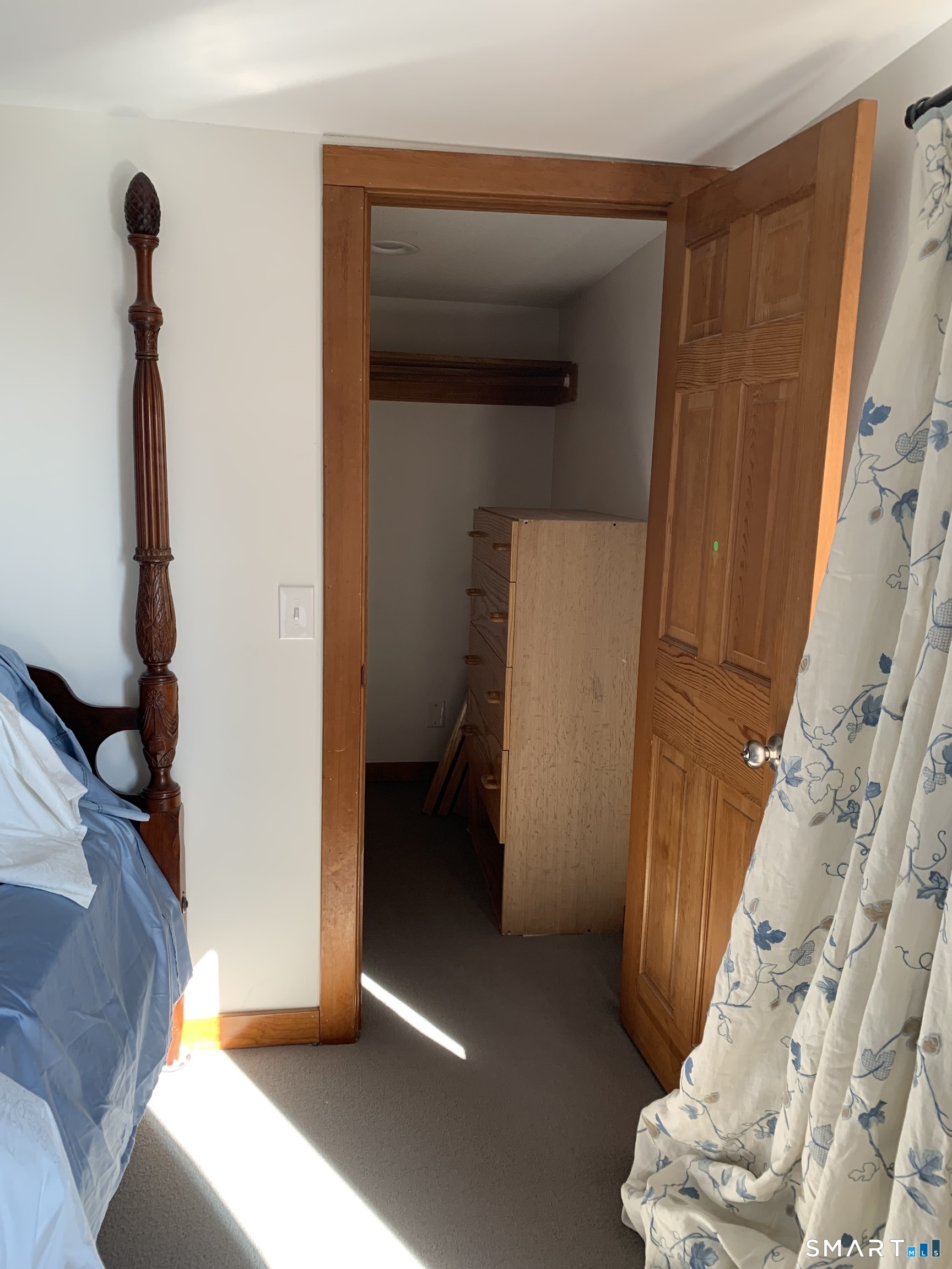 Looking from the bedrrom #2 to the closet