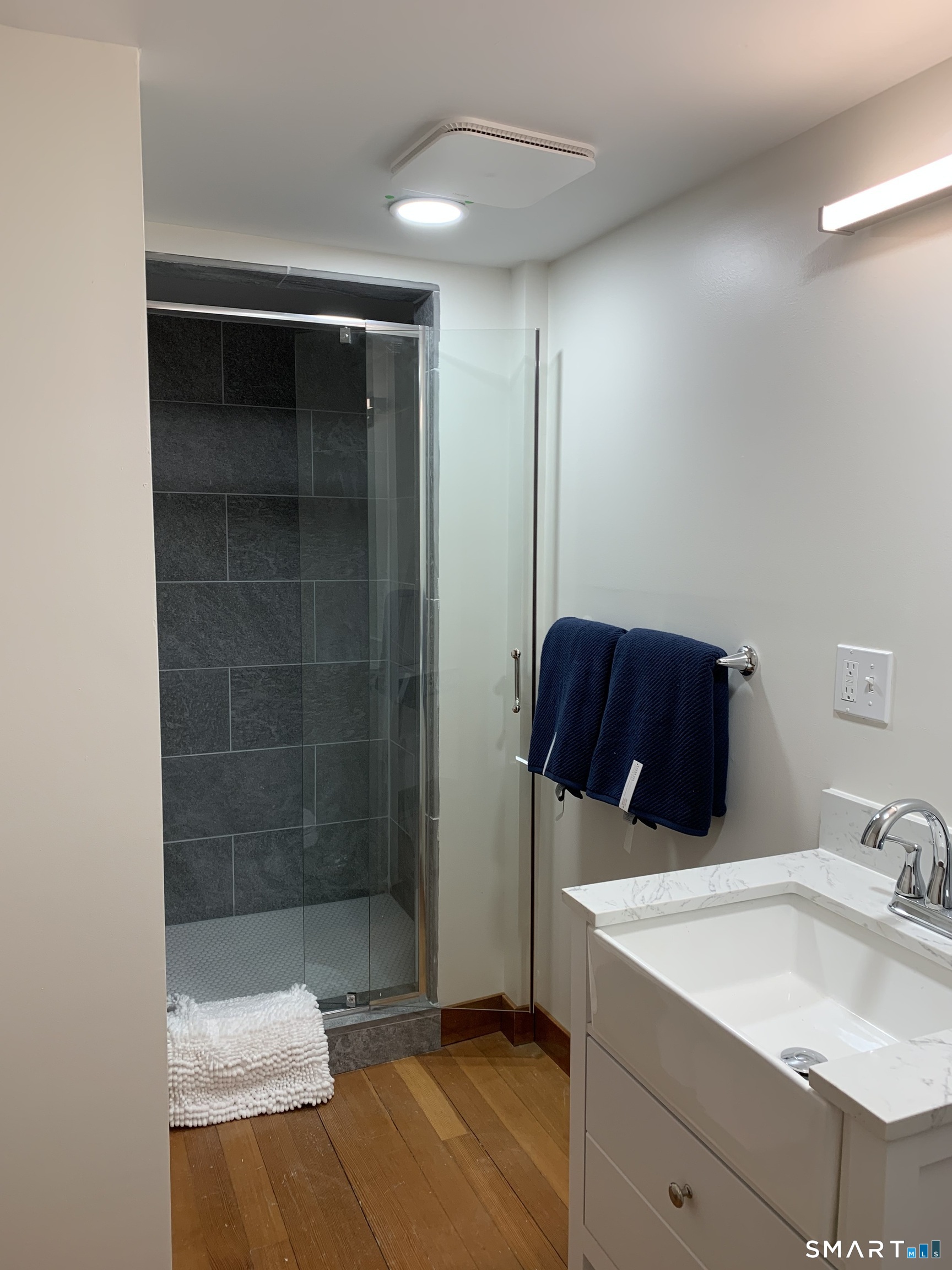 Another bathroom by the 2nd bedroom