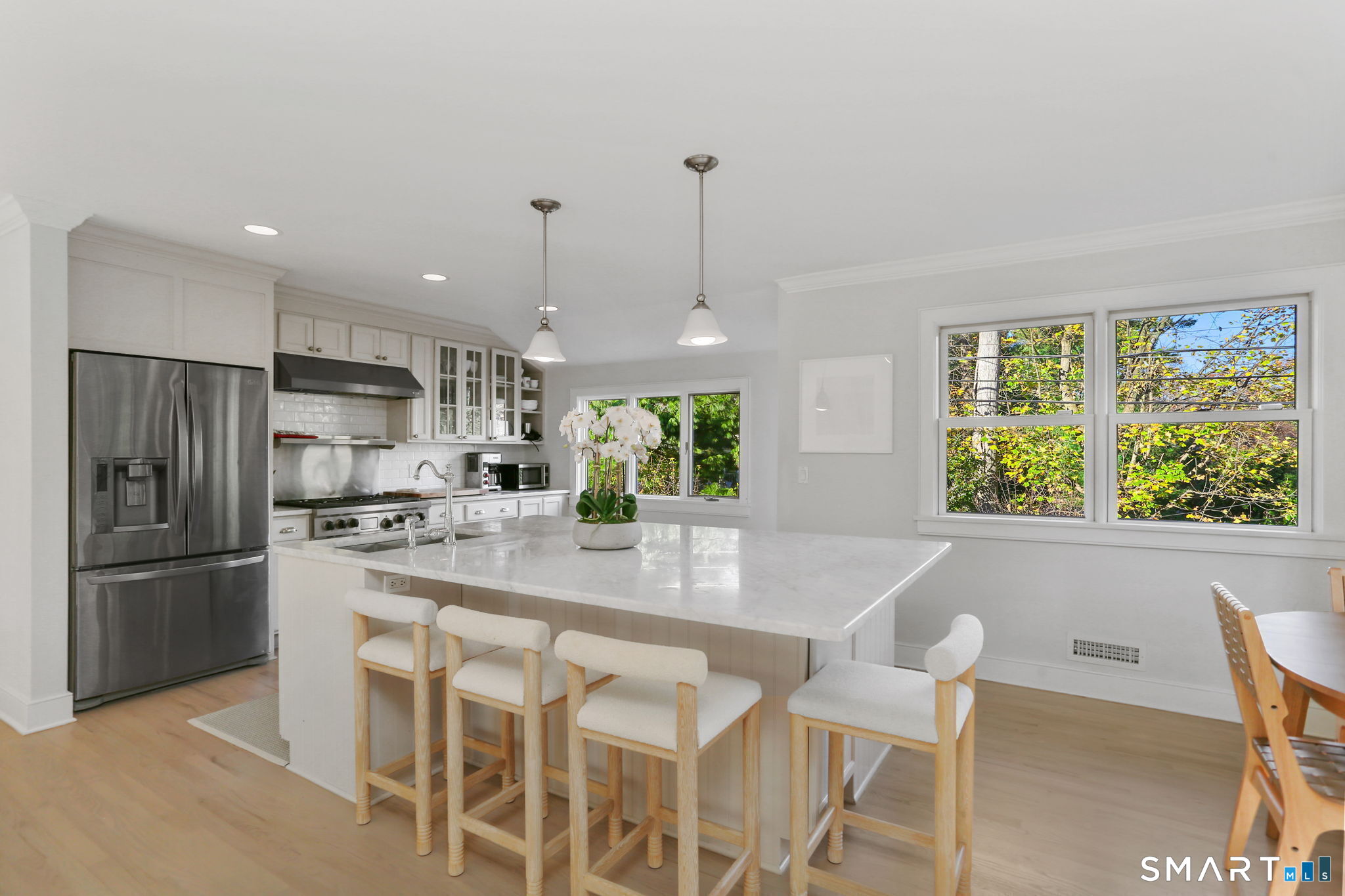 6 Meadowbank Road, Greenwich, Connecticut photo 1