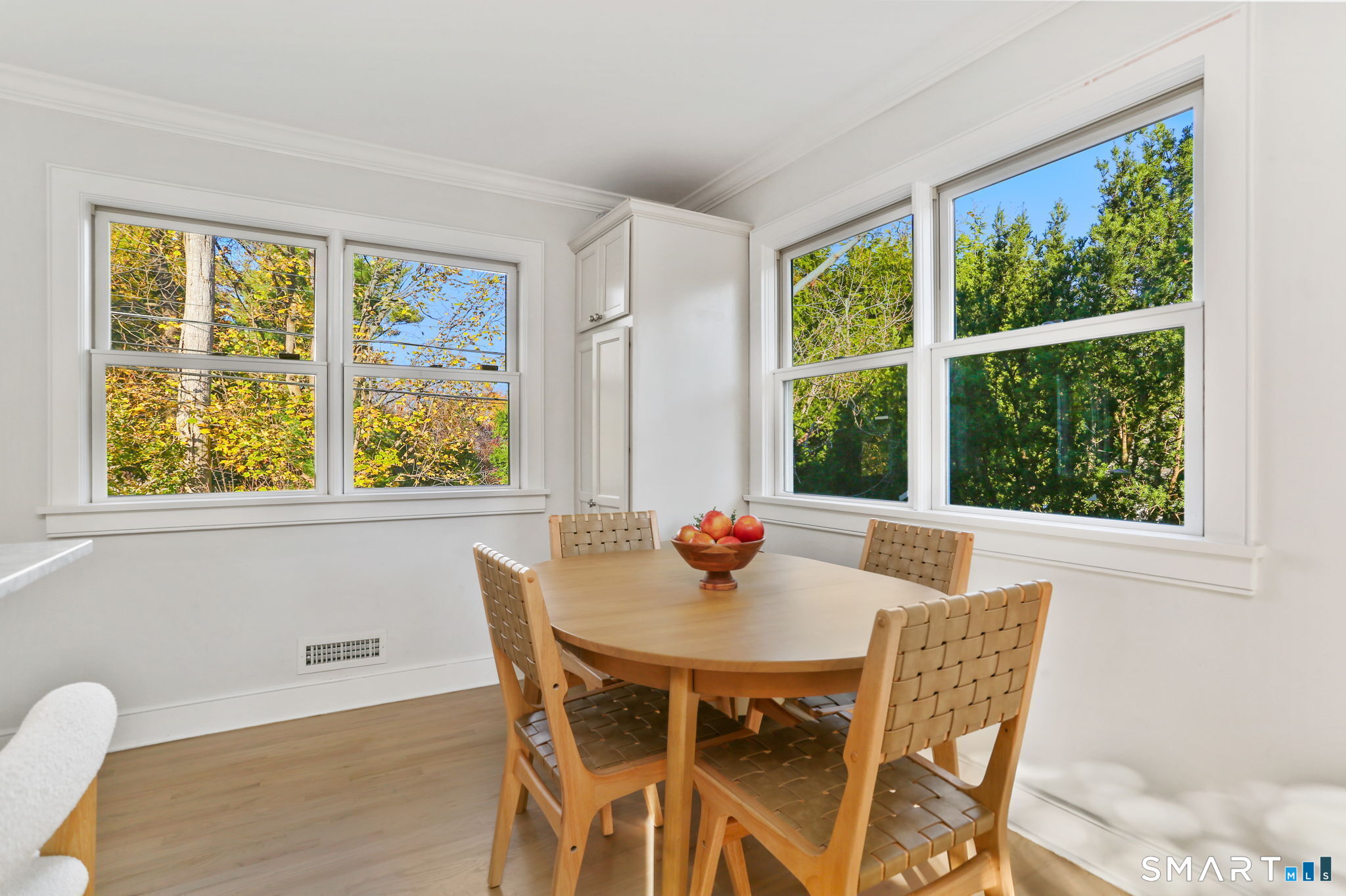 6 Meadowbank Road, Greenwich, Connecticut photo 4