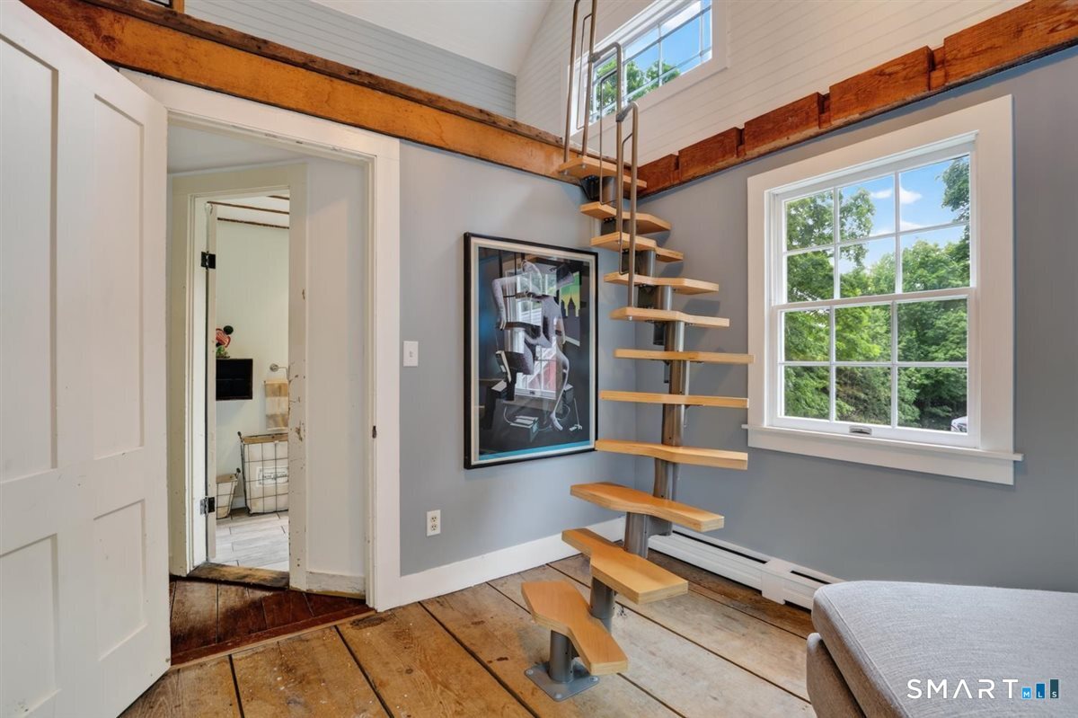 635 Northfield Road photo 25
