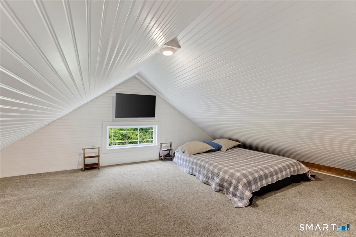 635 Northfield Road photo 26