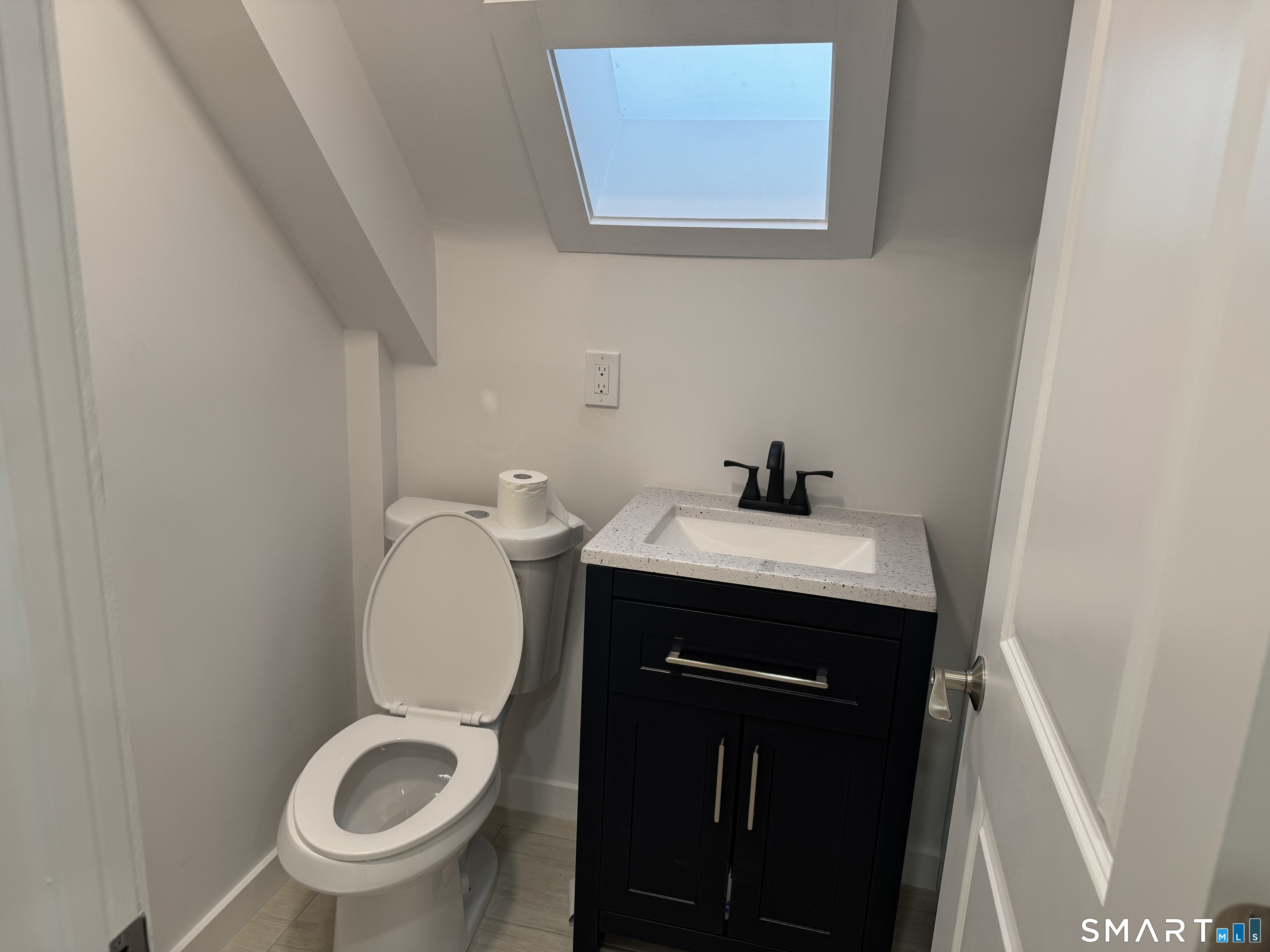 Foto 8 de Apartamento en renta en 263 Hawley Avenue #3Rd Floor, Bridgeport, CT — $1,950/mes