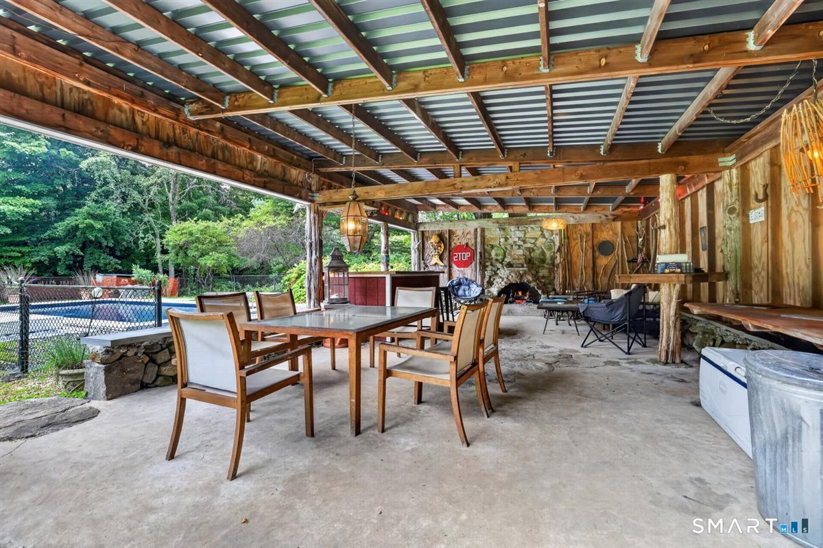 635 Northfield Road photo 32