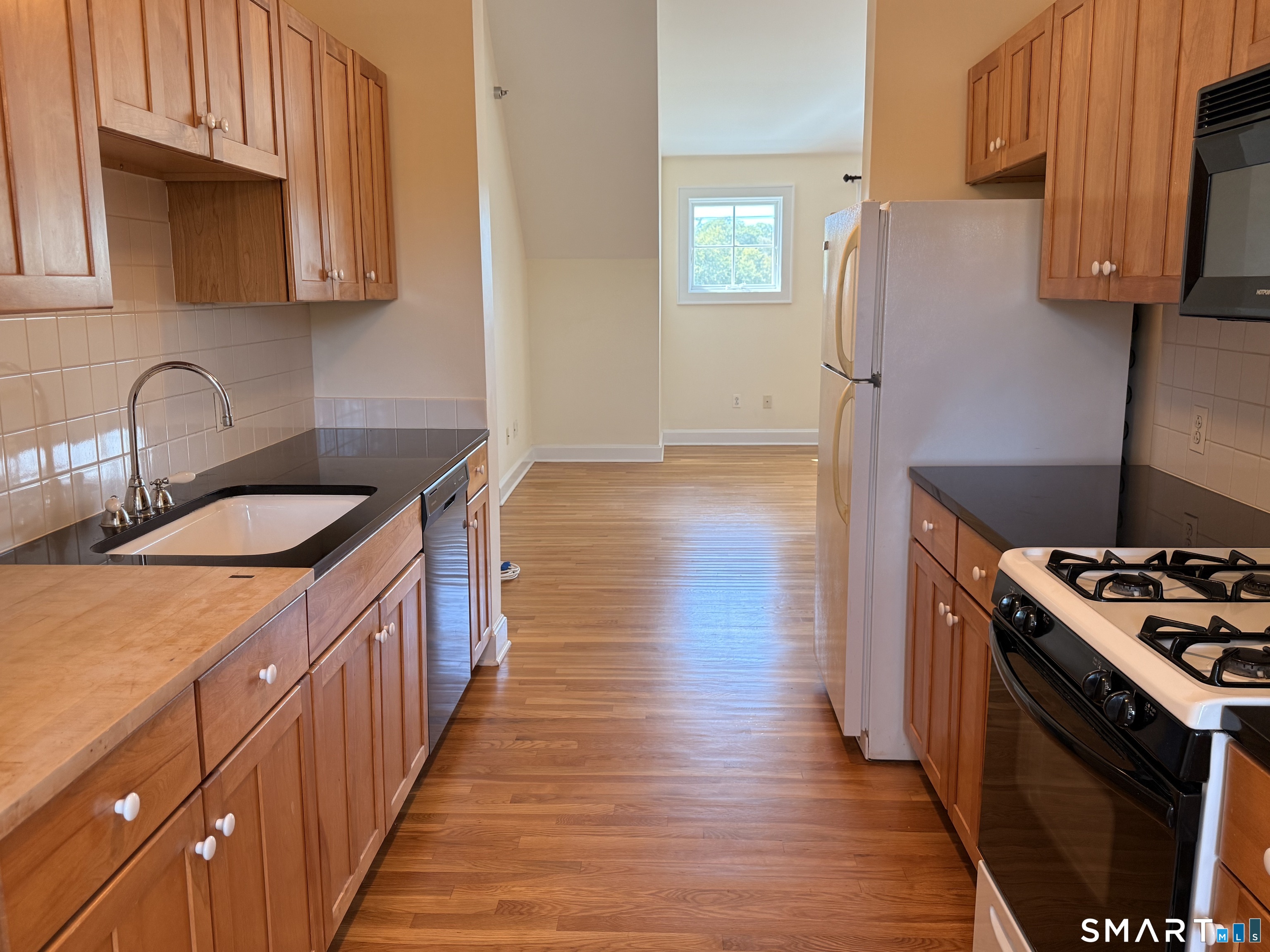 1835 Post Road East Unit #3B photo 8