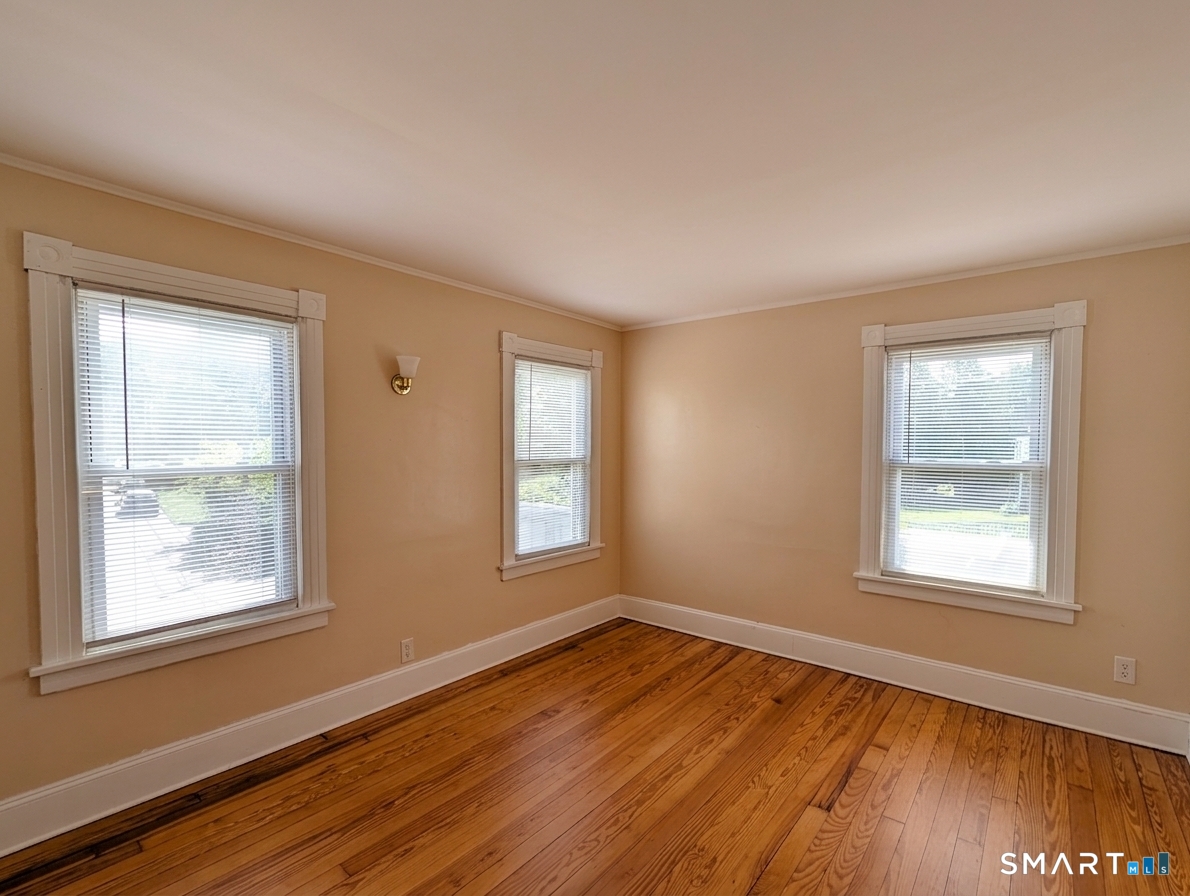 24 Thompson Court photo 9