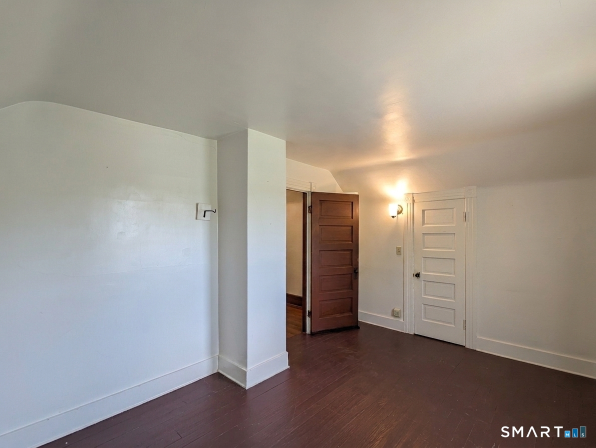 24 Thompson Court photo 15
