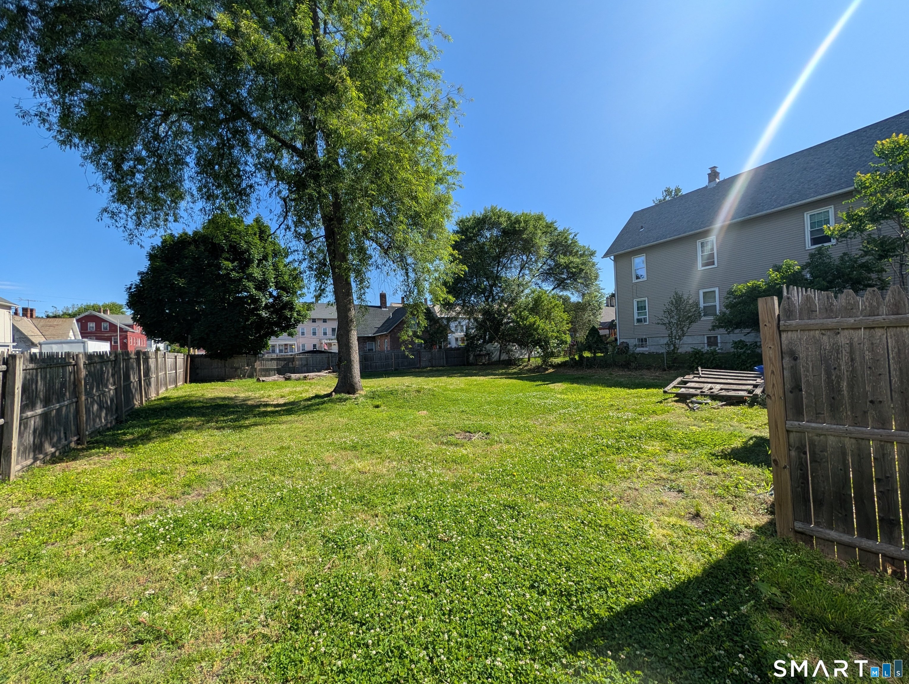 24 Thompson Court photo 2