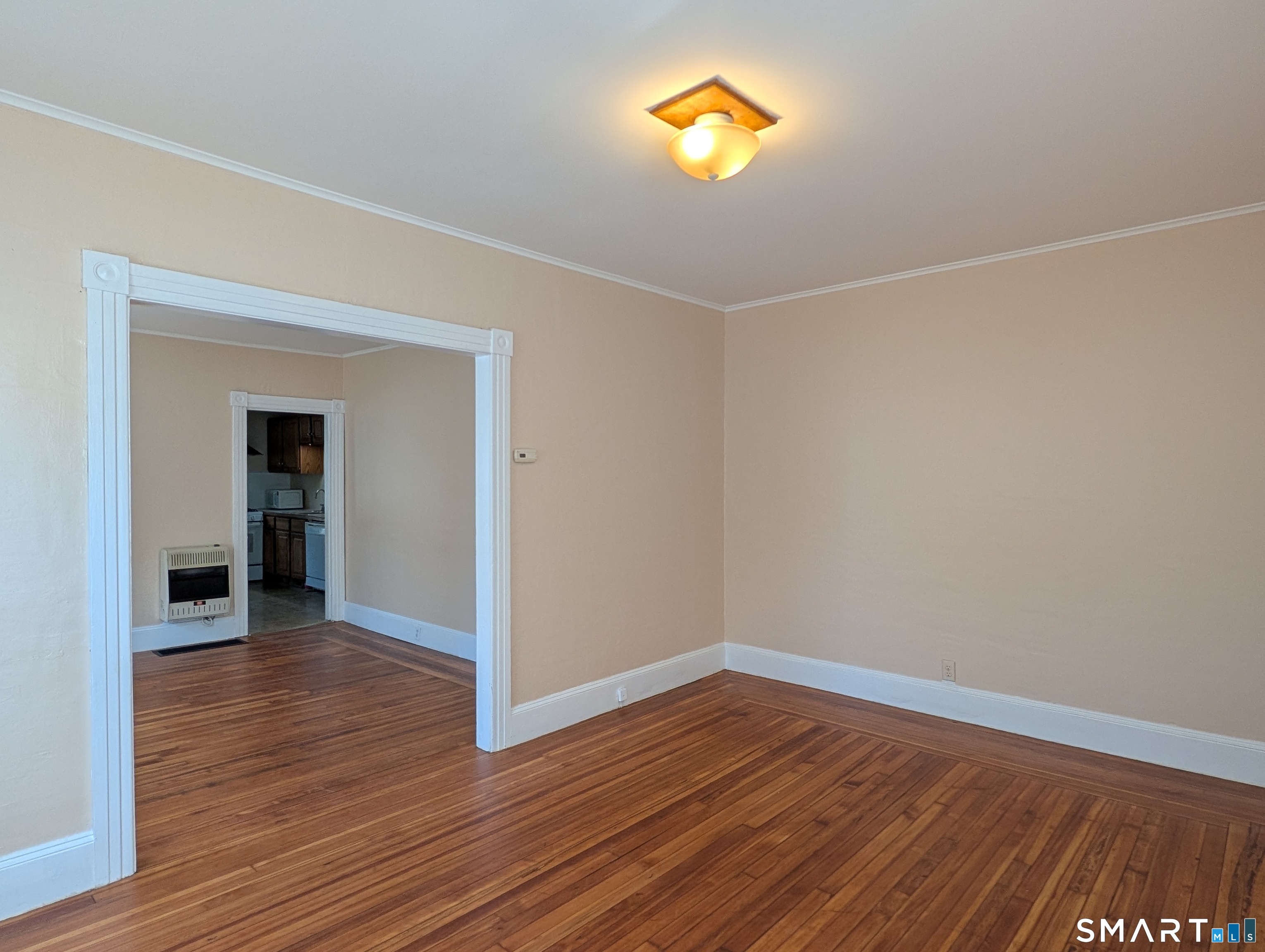 24 Thompson Court photo 3
