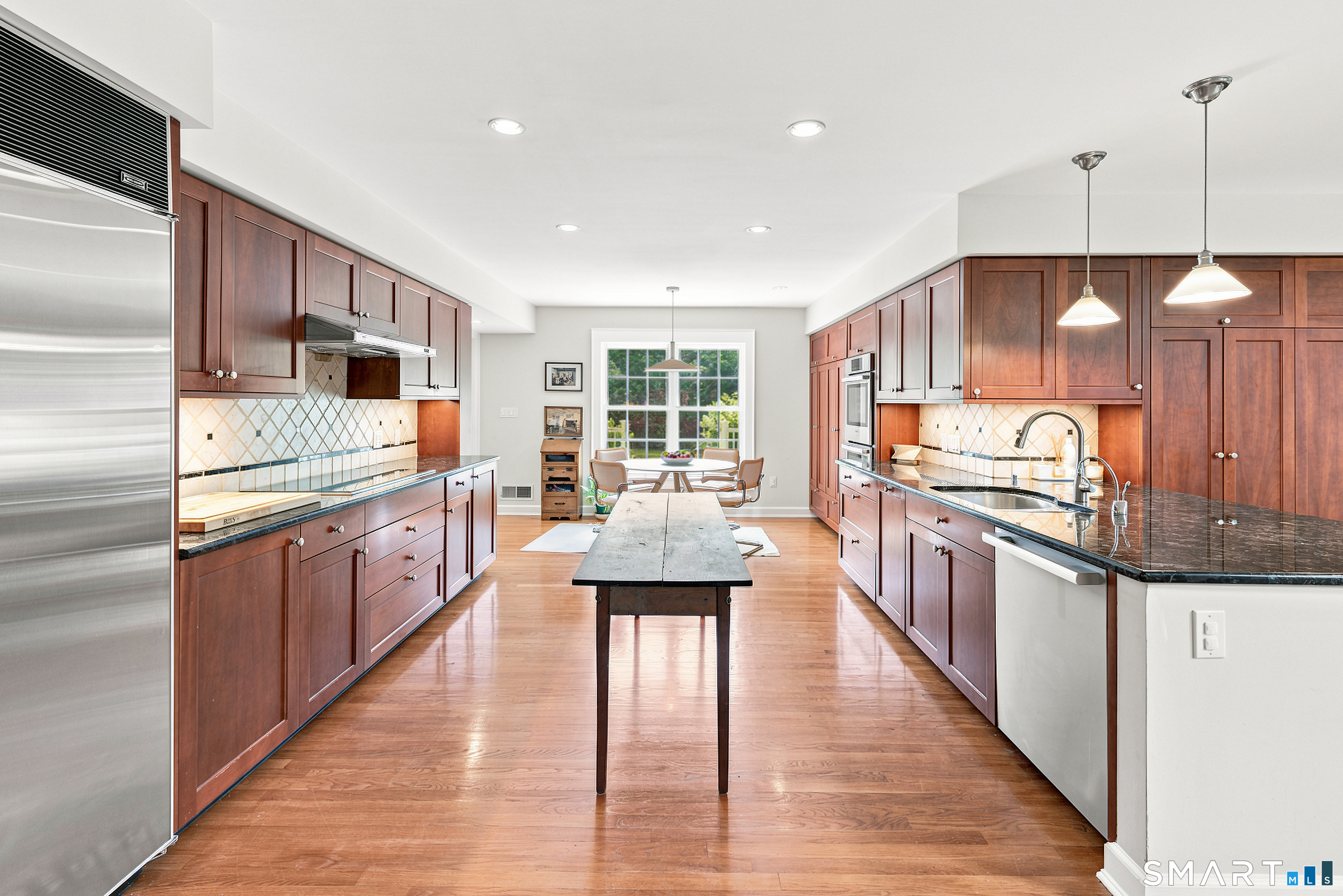 11 Belaire Drive, Westport, Connecticut photo 3