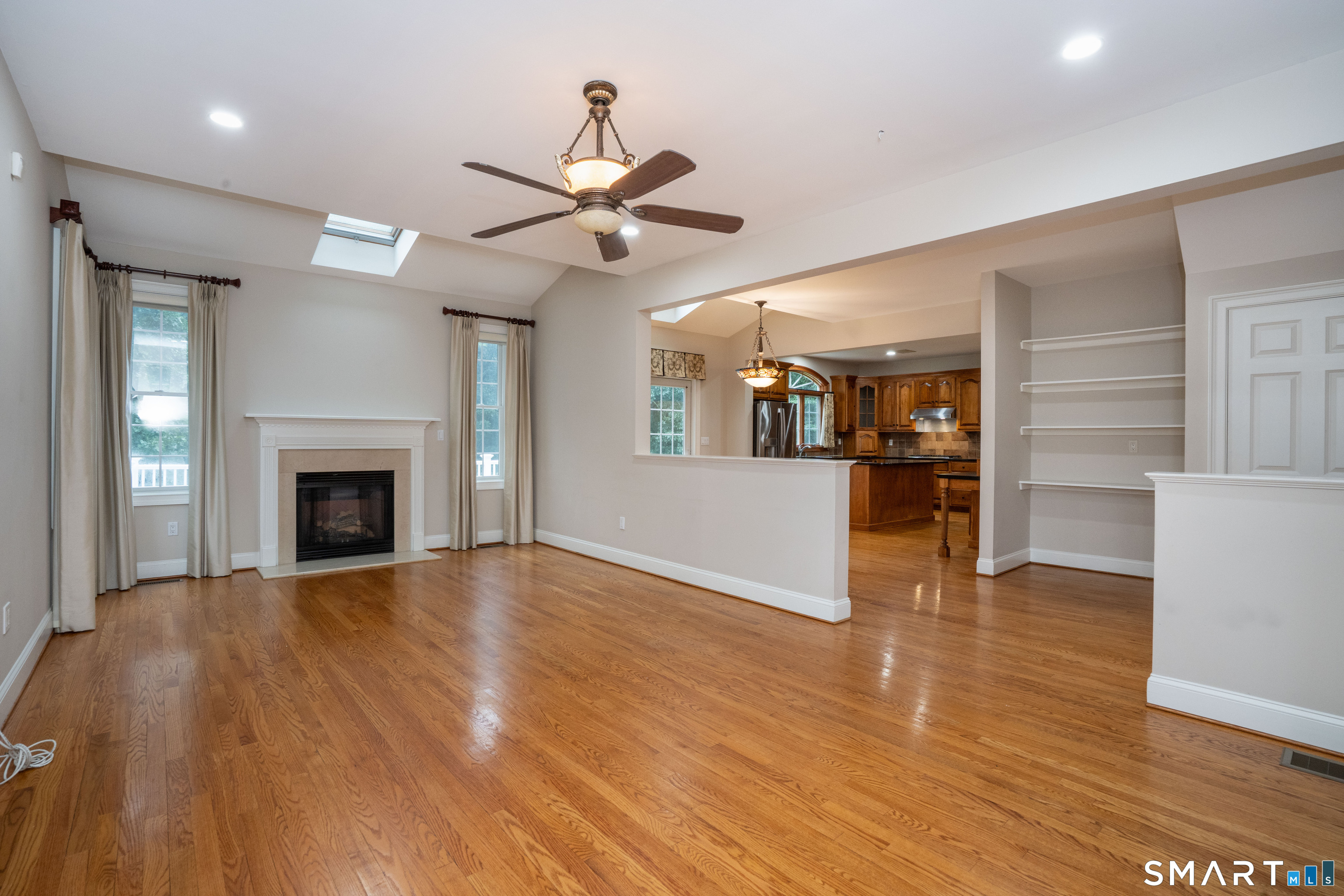 16 Hendrickson Lane photo 12