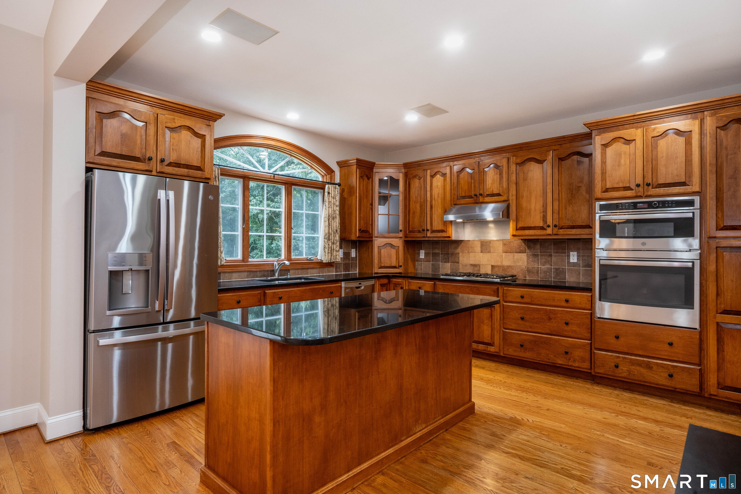 16 Hendrickson Lane photo 14