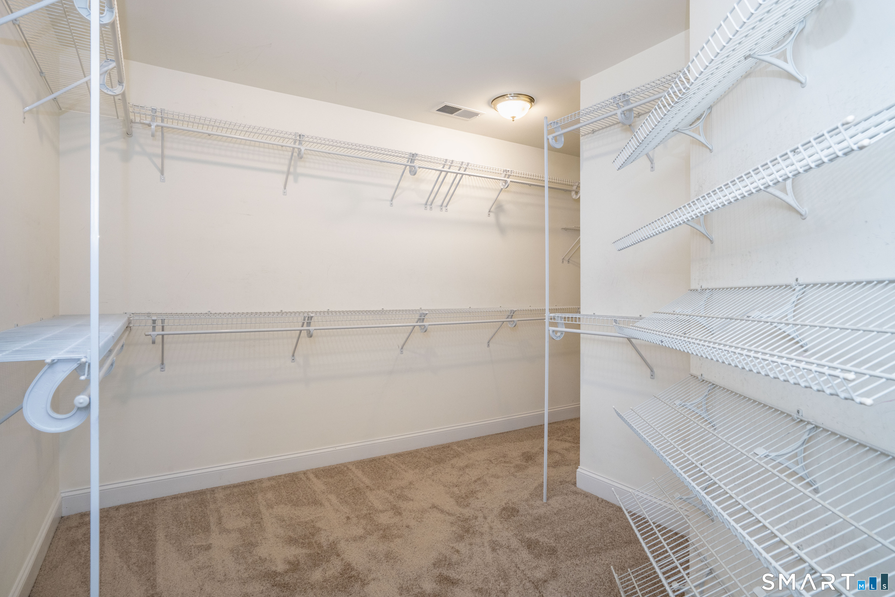 16 Hendrickson Lane photo 27