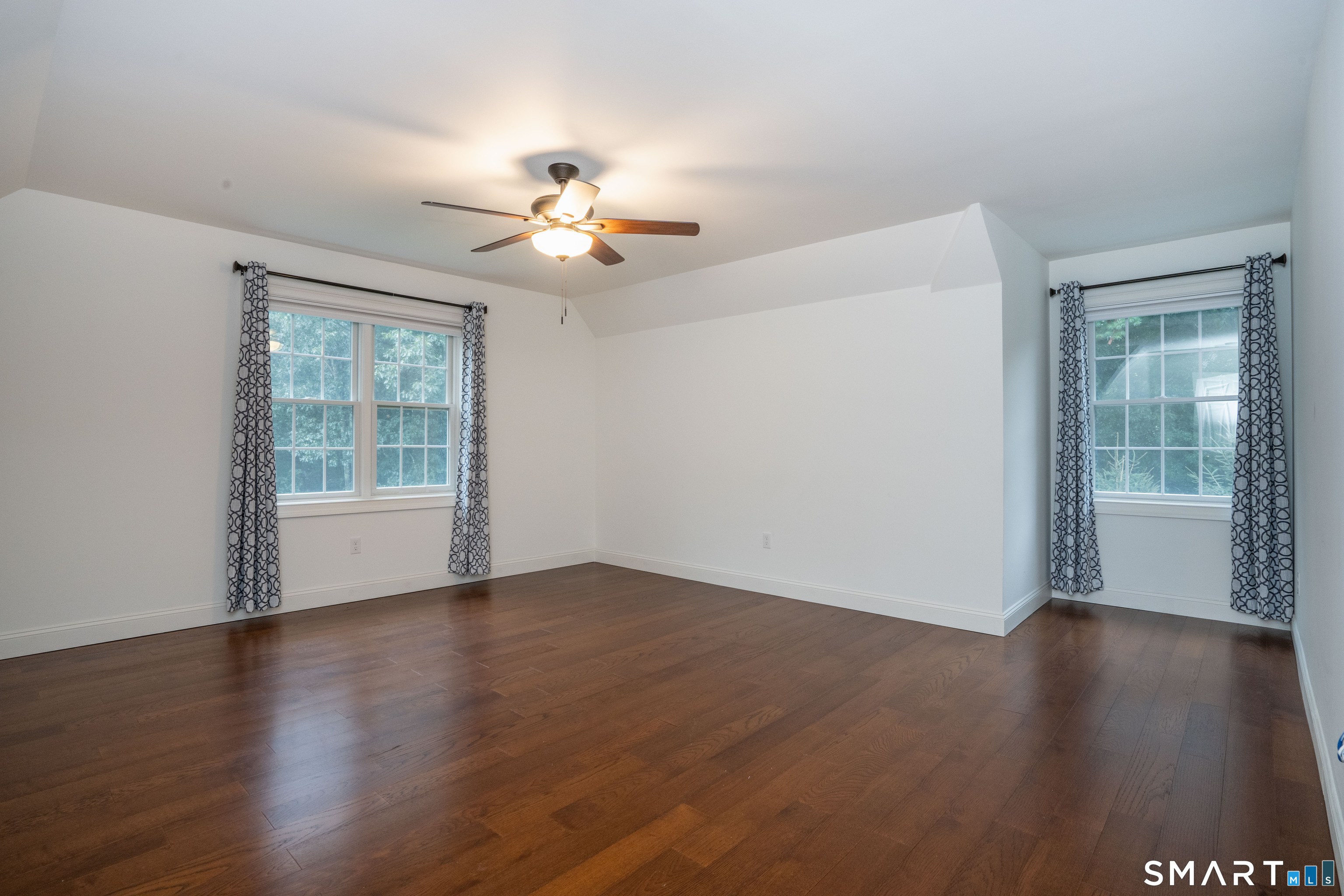 16 Hendrickson Lane photo 36
