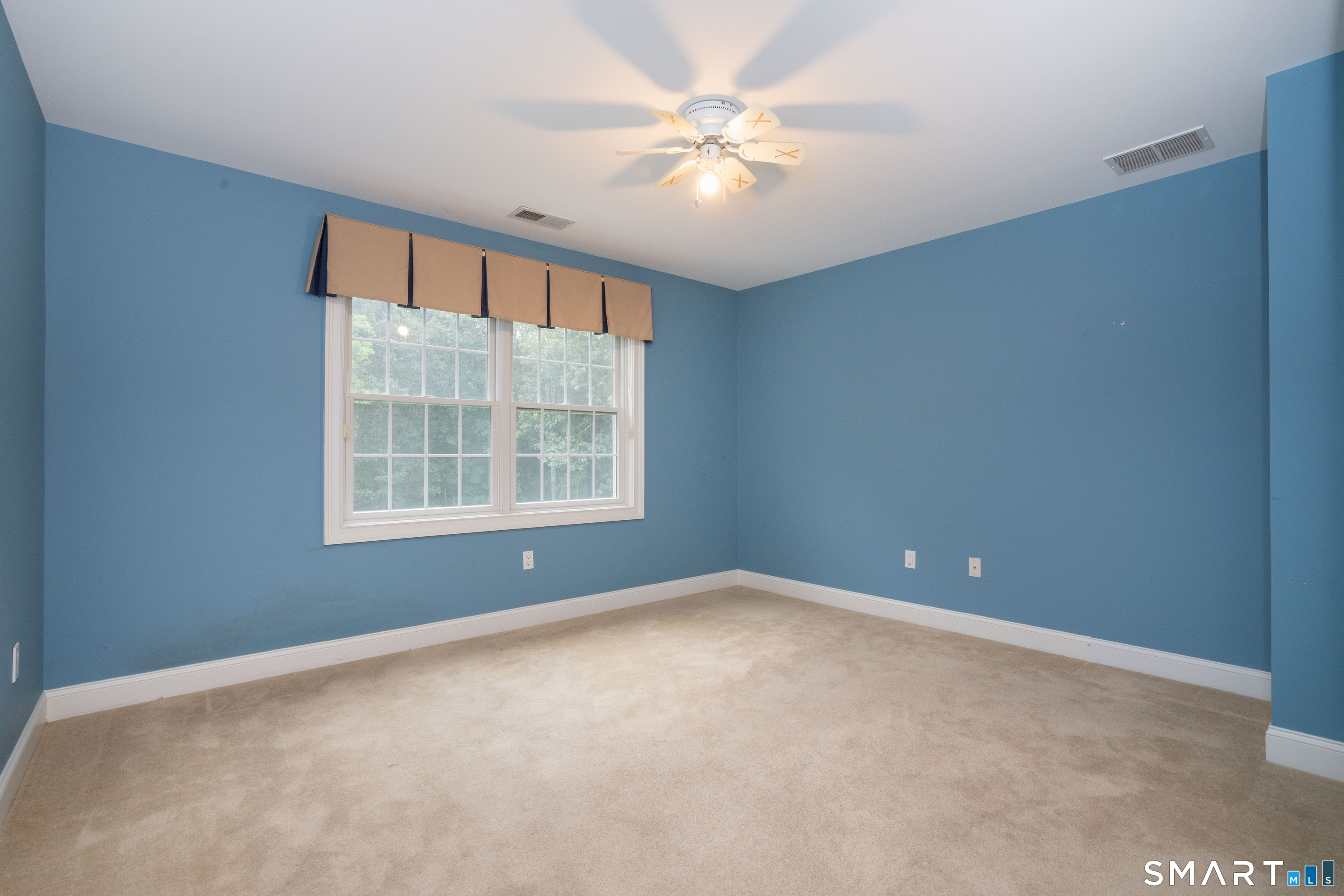 16 Hendrickson Lane photo 34
