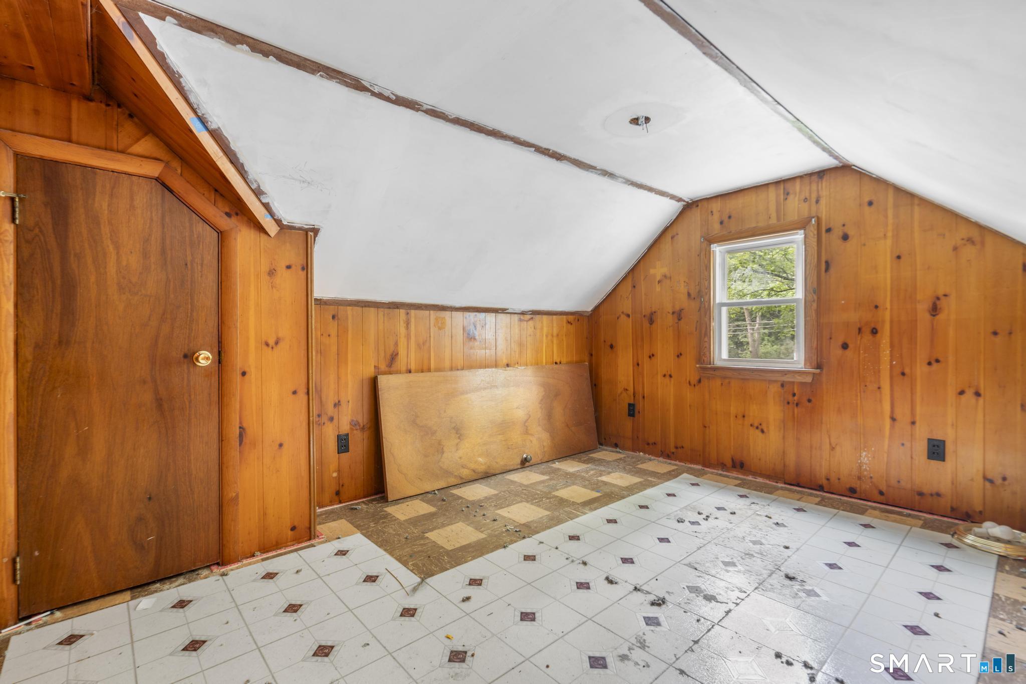 98 Columbus Street photo 21