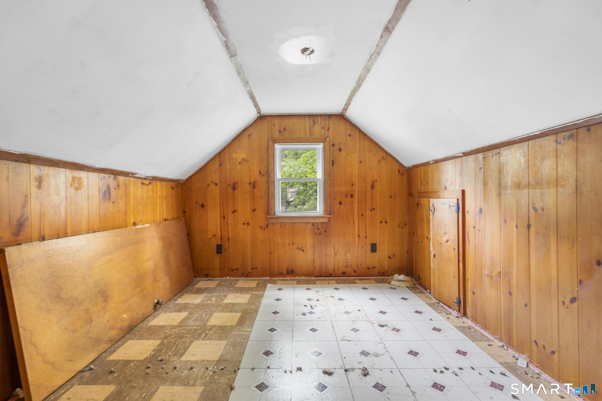 98 Columbus Street photo 22