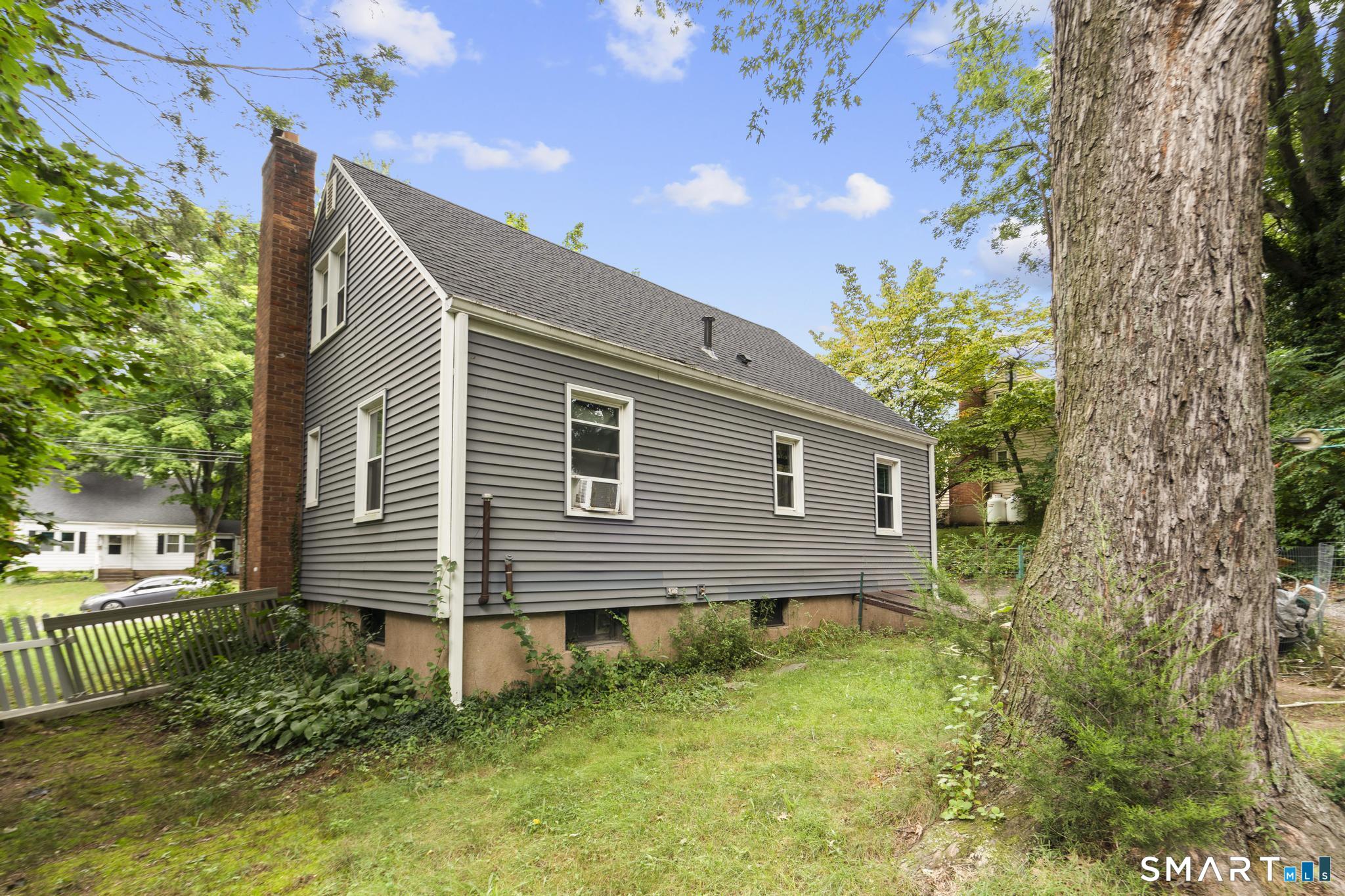 98 Columbus Street photo 32