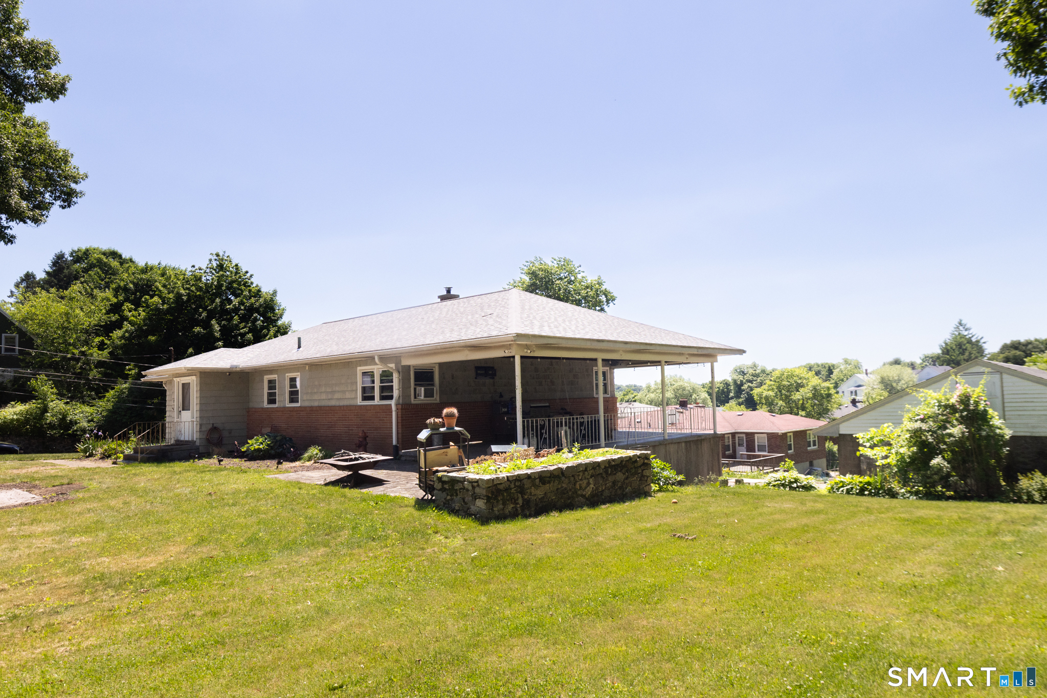 115 Hauser Street photo 16