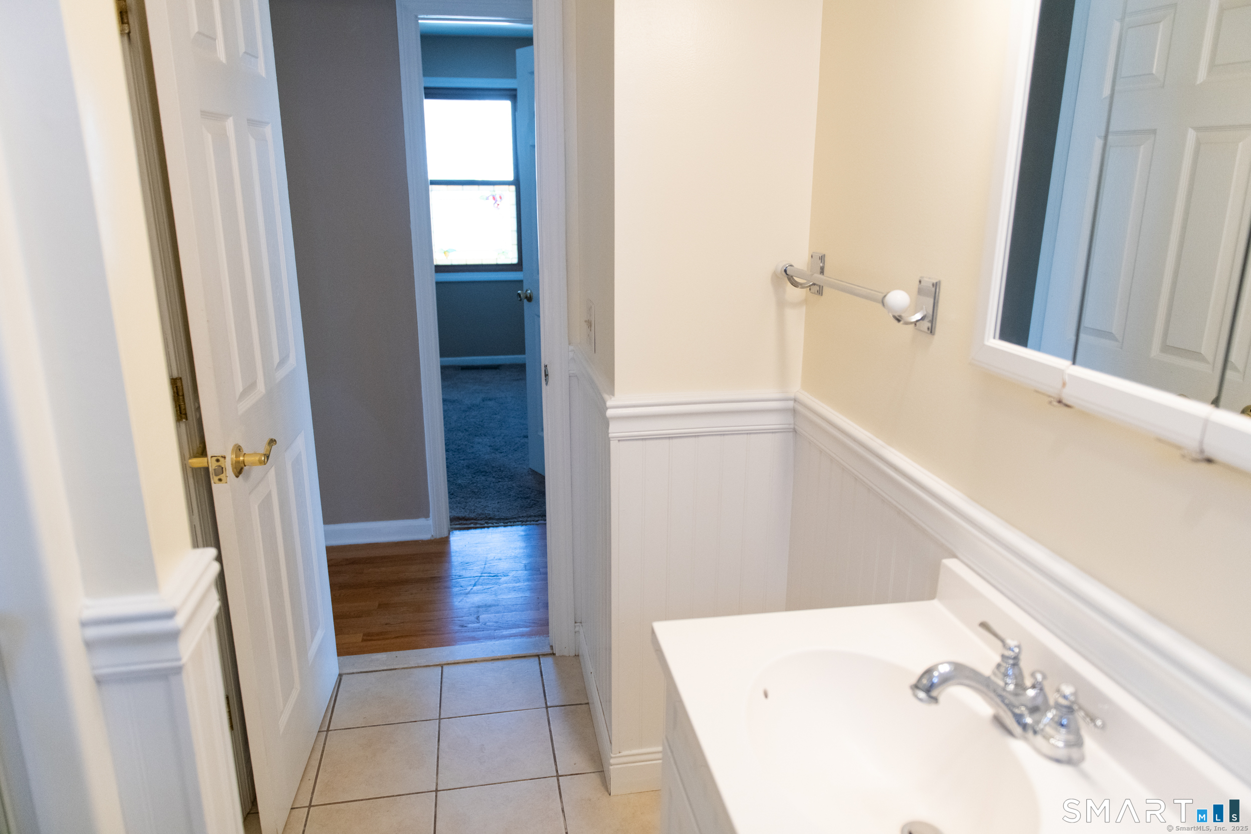 34 Center Avenue photo 10