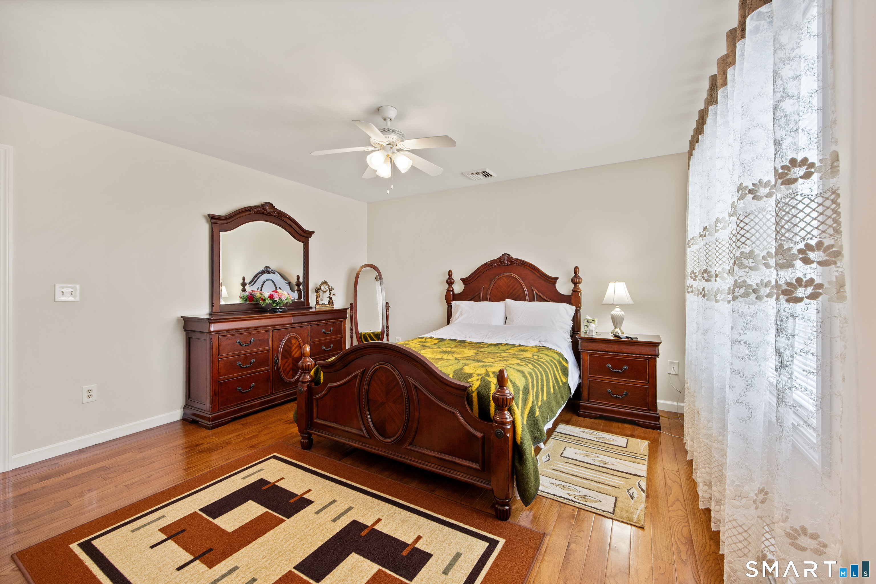 124 Russell Street photo 18