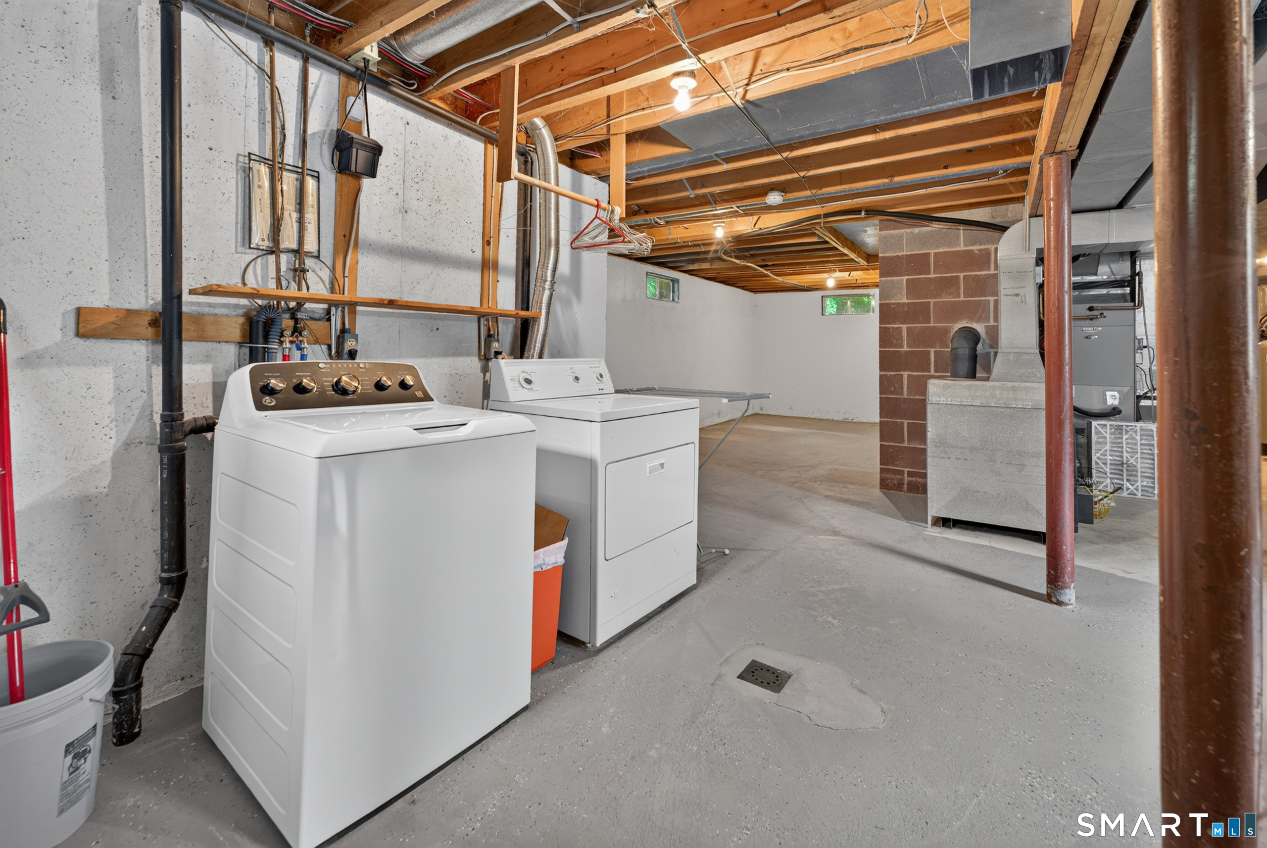 275 Randall Road photo 34