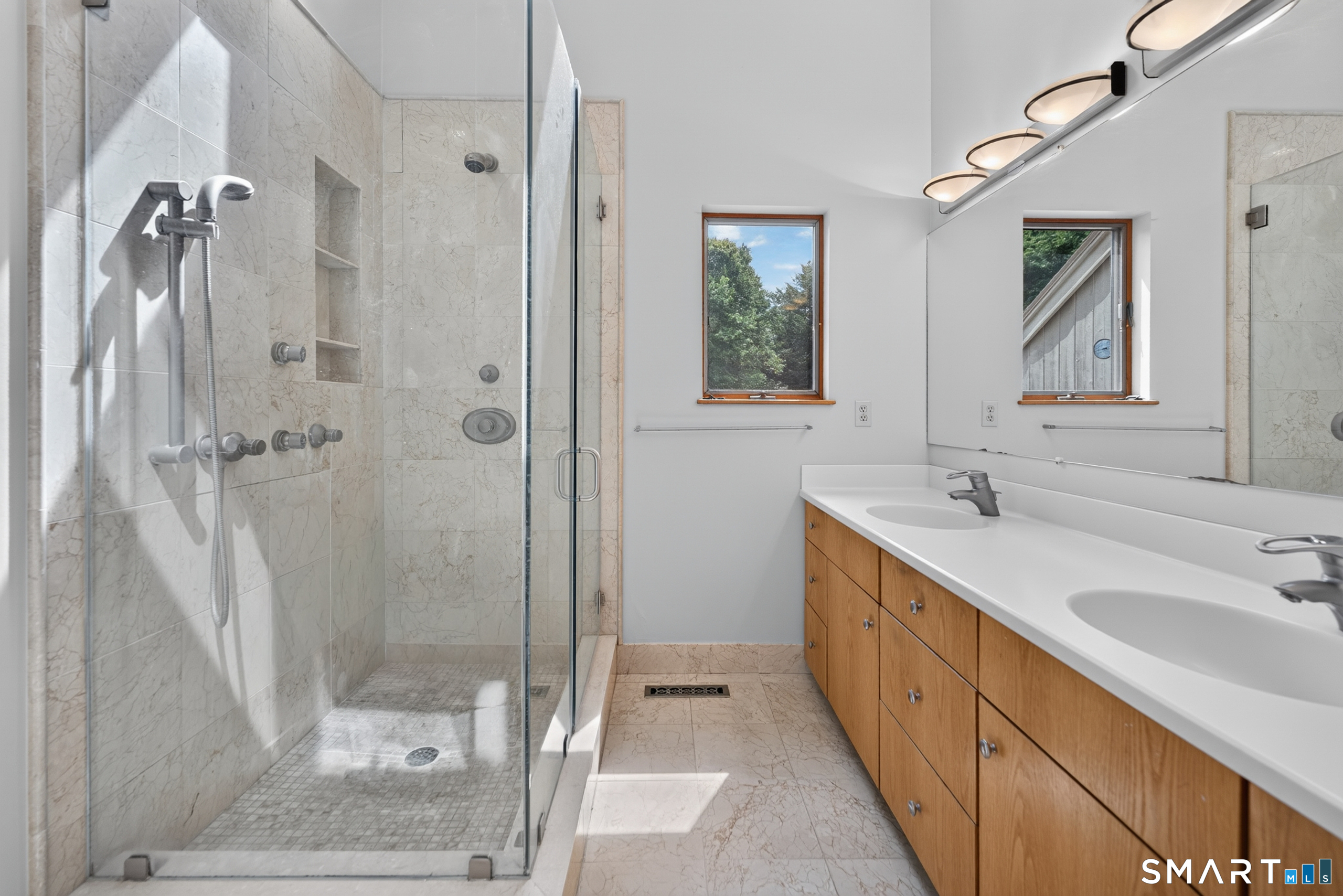 275 Randall Road photo 23