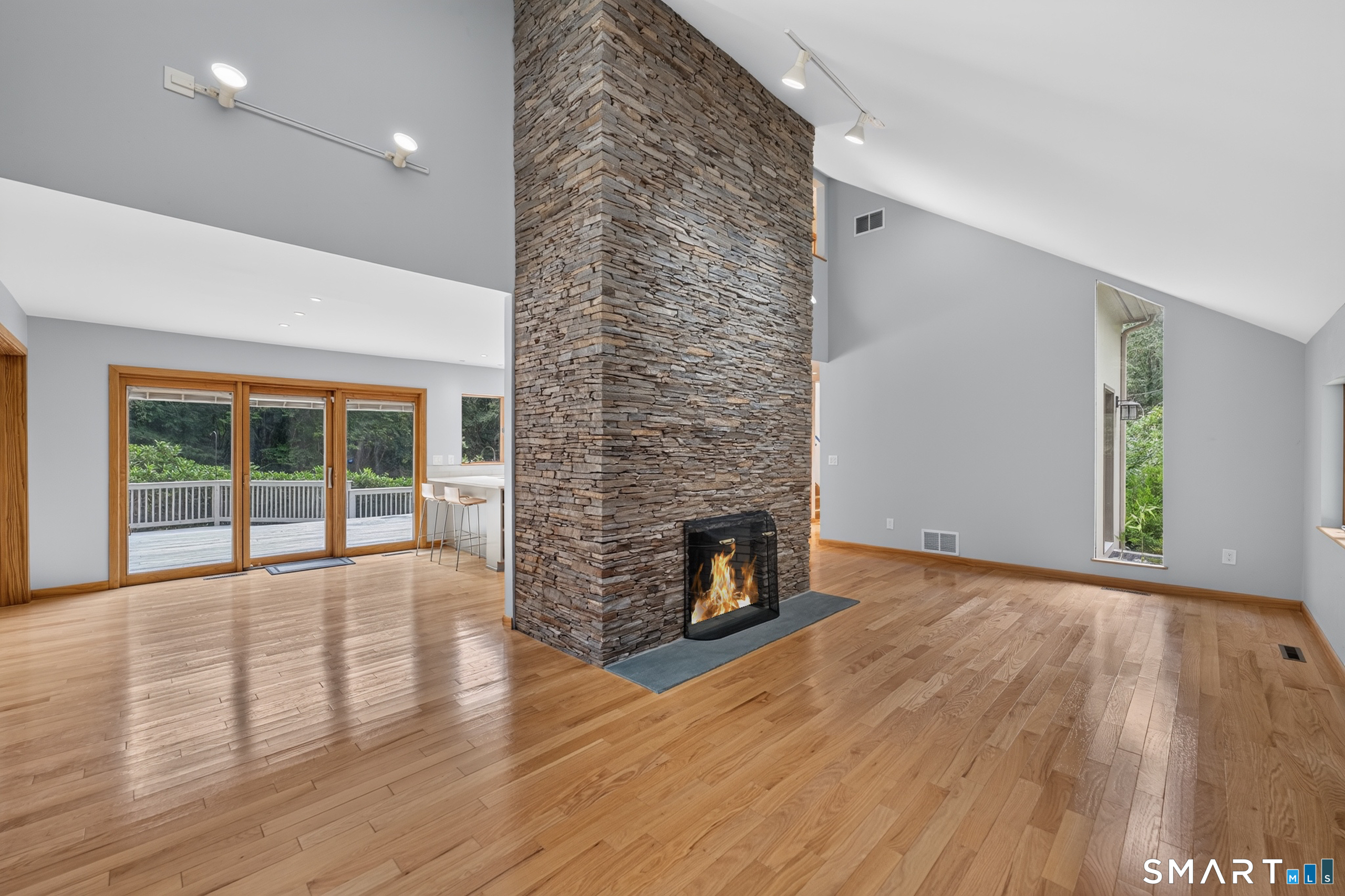 275 Randall Road photo 12