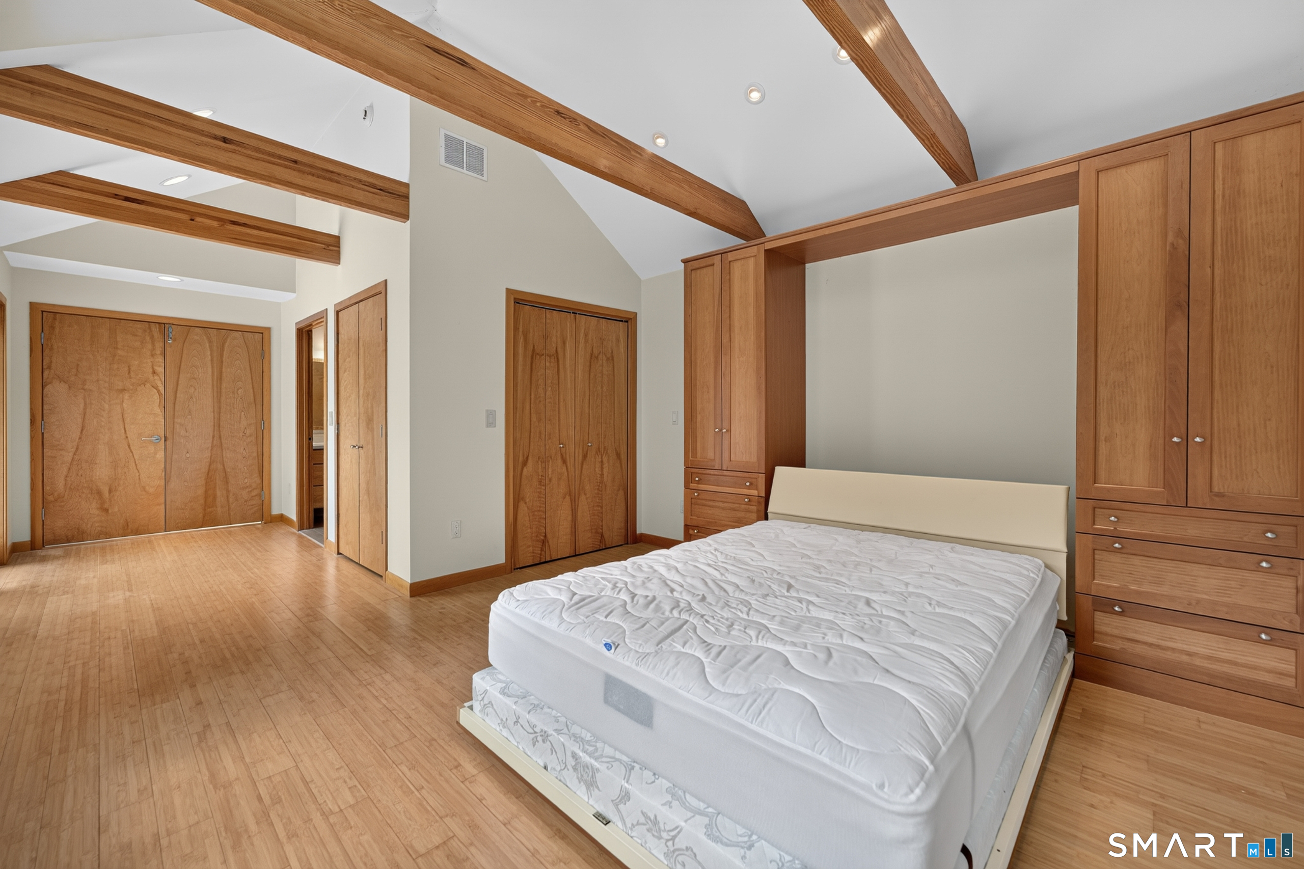 275 Randall Road photo 16
